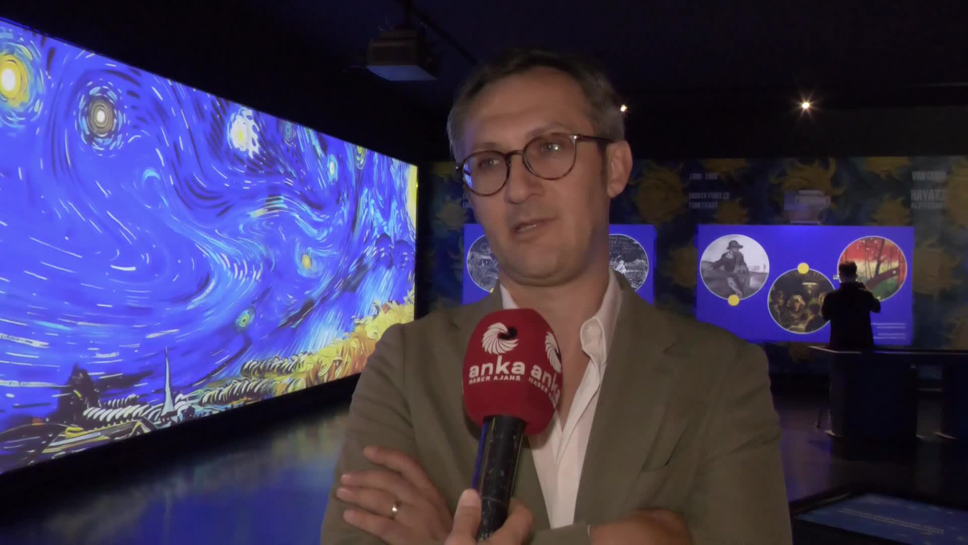 "Van Gogh: Işığın İzinde” sergisi, Dijital Deneyim Merkezi’nde ziyaretçilerle buluşuyor... 2 bin 200 eseri harmanlanarak dijitalleştirildi