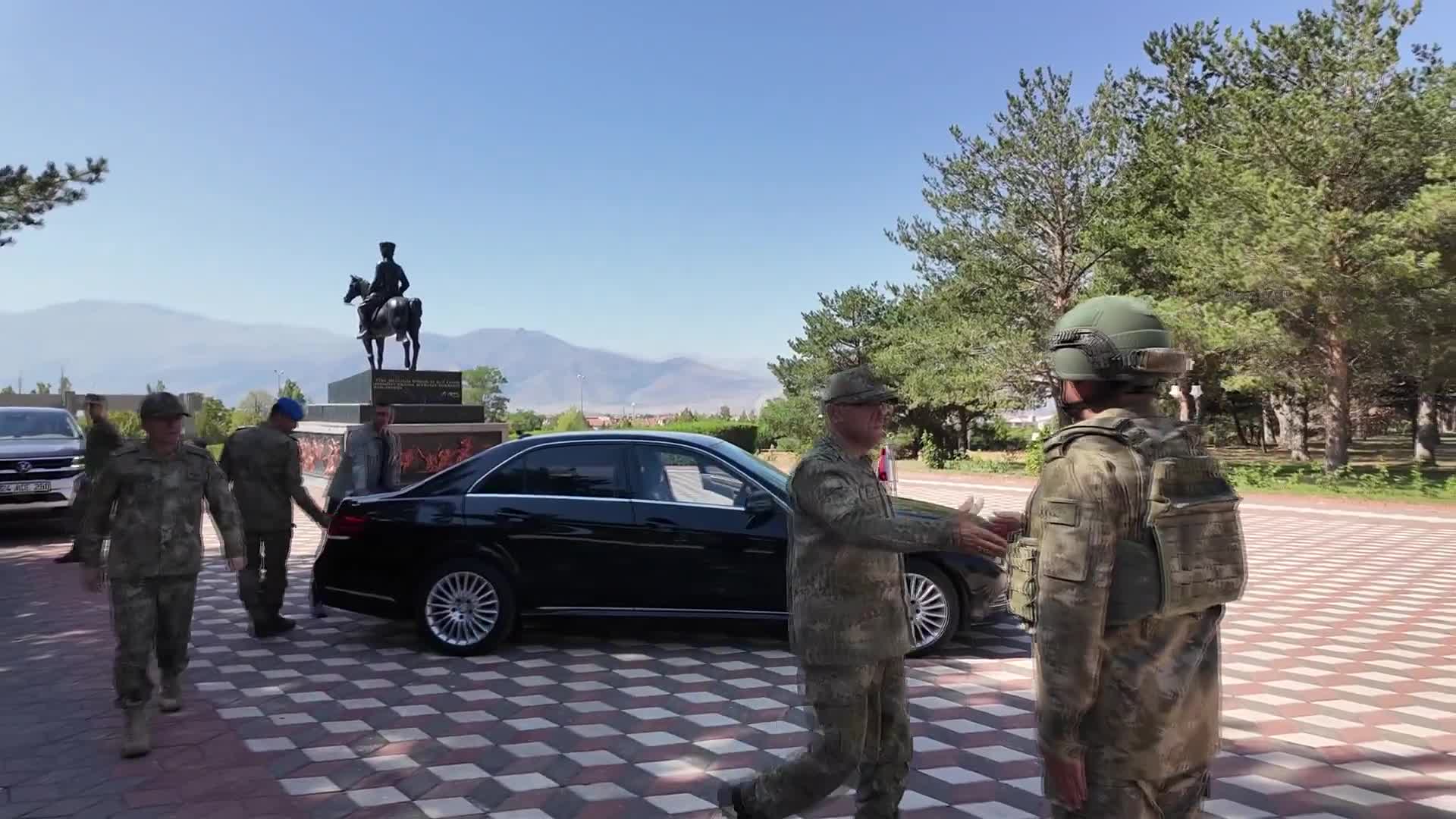 Kara Kuvvetleri Komutanı Tokel'den Erzincan, Trabzon ve Bayburt'ta denetleme