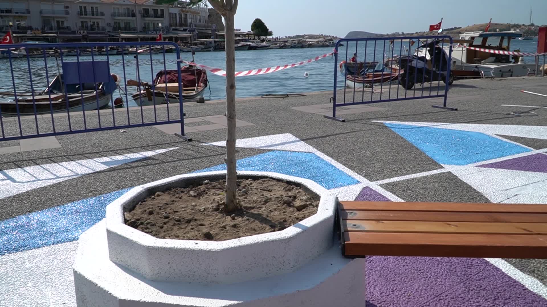 İzmir Büyükşehir Belediyesi, Foça Kent Meydanı’nı yeniden düzenledi