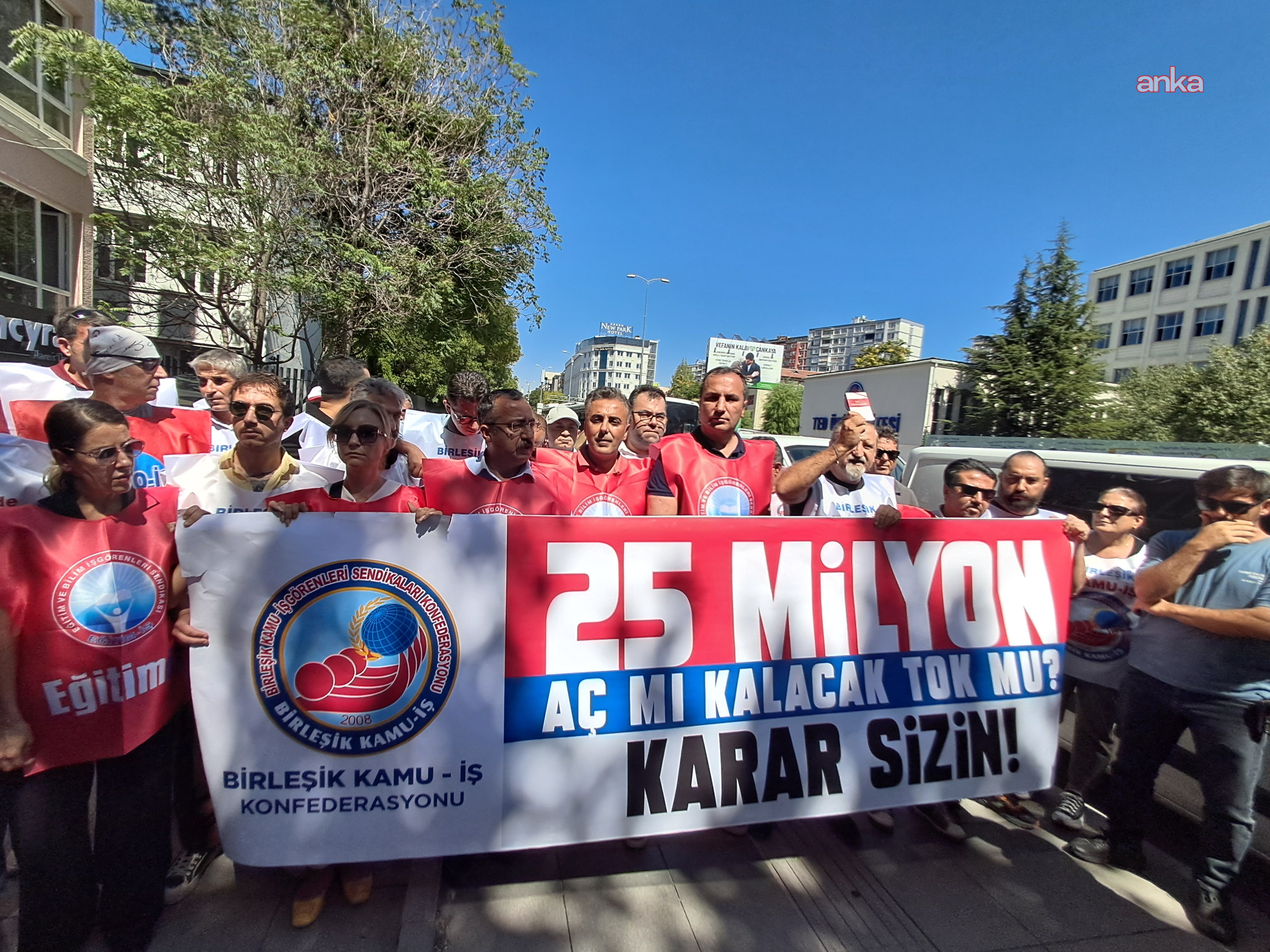 Birleşik Kamu-İş'in Cumhurbaşkanlığı'na yürüyüşüne polis izin vermedi
