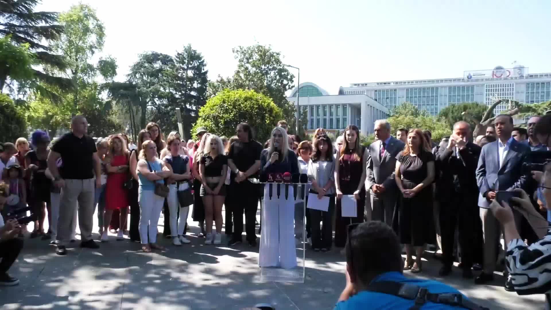 Aile Dayanışma Ağı'nın dördüncü buluşması... Dilek Kaya İmamoğlu: Özgürlüğü parayla pazarlık konusu yapmak, insanlık onuruna ihanettir