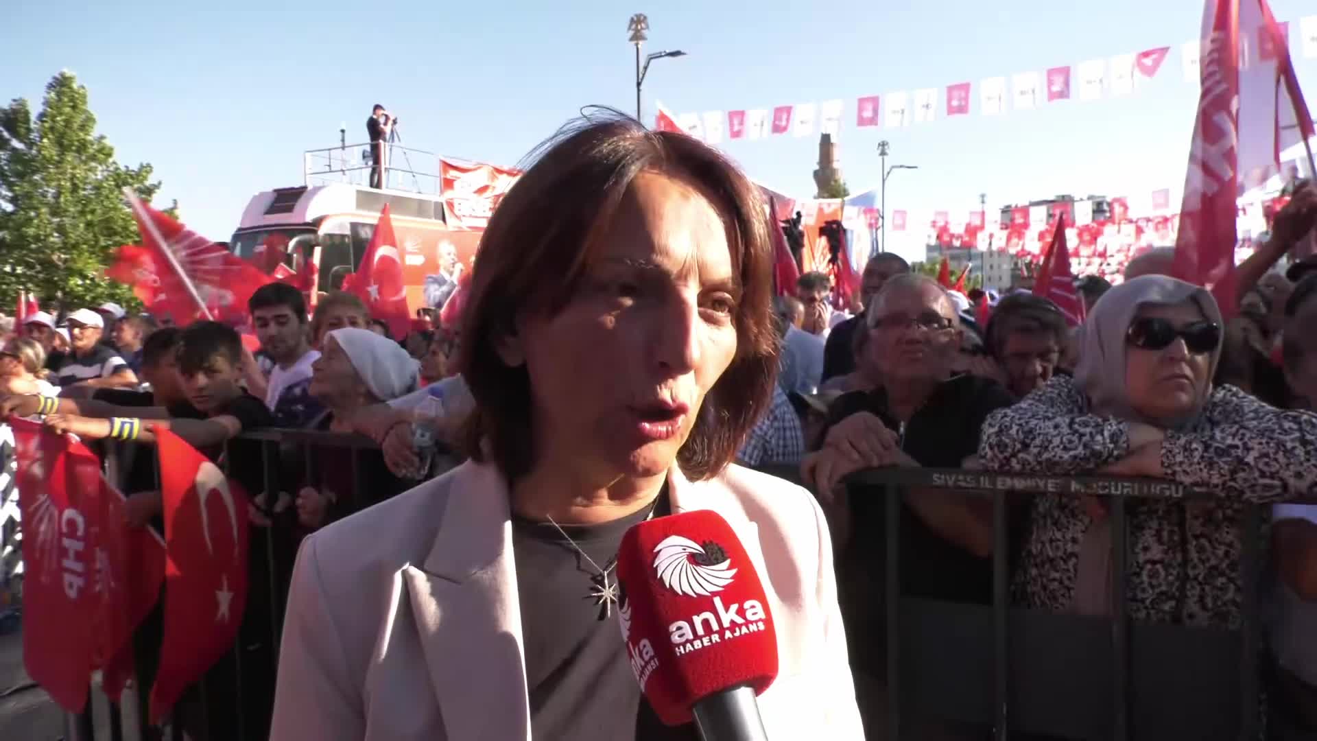 CHP'nin ''Millet İradesine Sahip Çıkıyor'' mitingi... Aliye Timisi Ersever: "Sivas'ta coşku gerçekten çok yüksek"