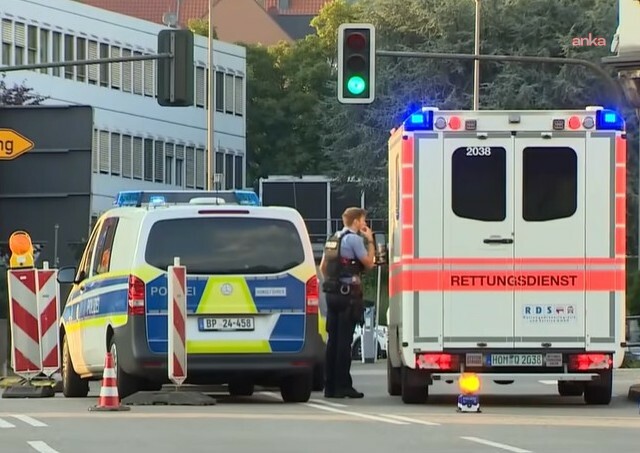 Almanya'da Türk kökenli Alman vatandaşı bir genç bir polisi öldürdü
