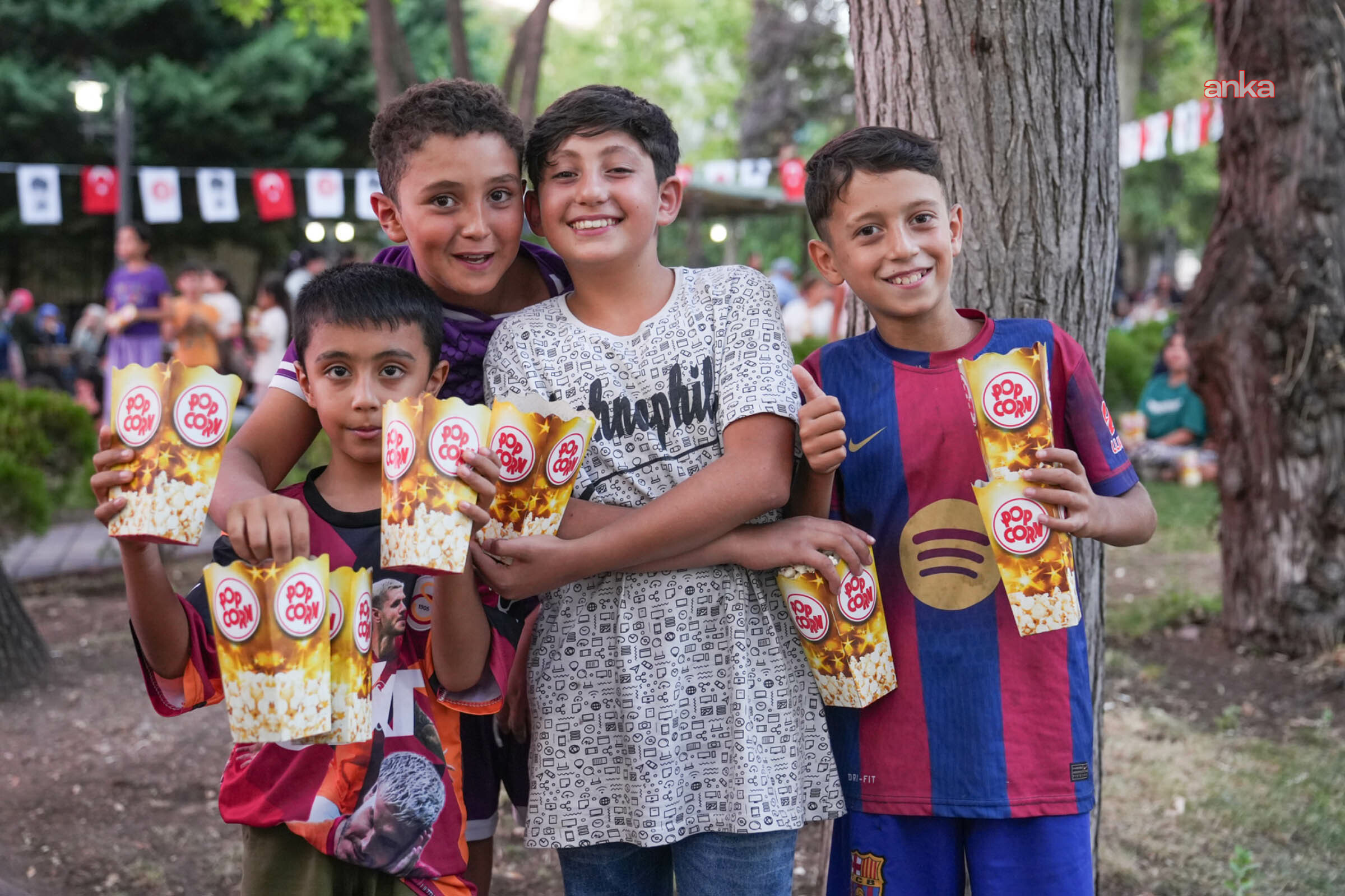 Keçiören Belediyesi’nin "Bir Yaz Akşamı Sineması ve Sokak Lezzetleri" programı devam ediyor