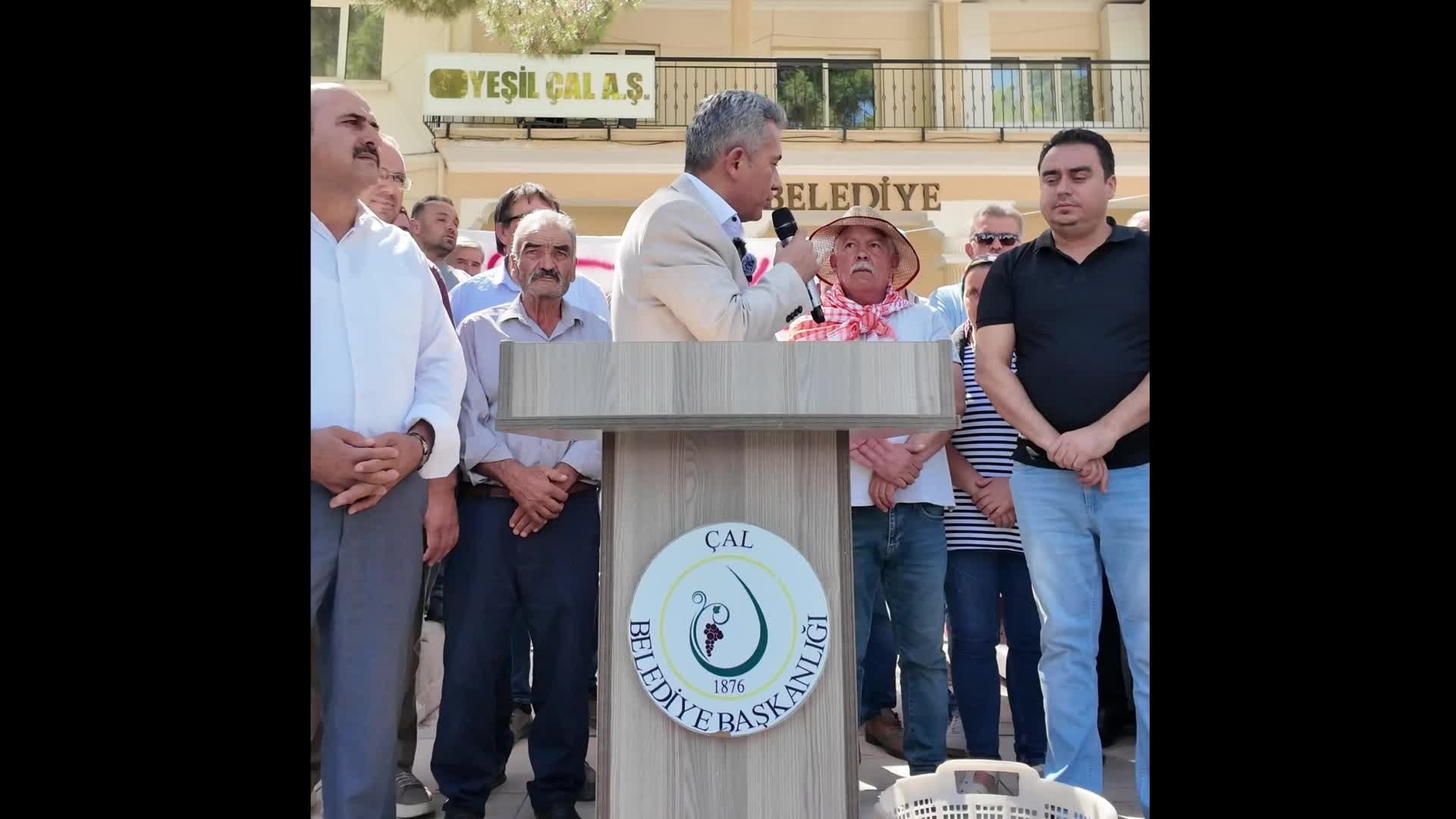 Yaş üzüm fiyatına tepki... Çal Belediye Başkanı Ahmet Hakan: "Bu fiyat çiftçiyi öldürmektir"