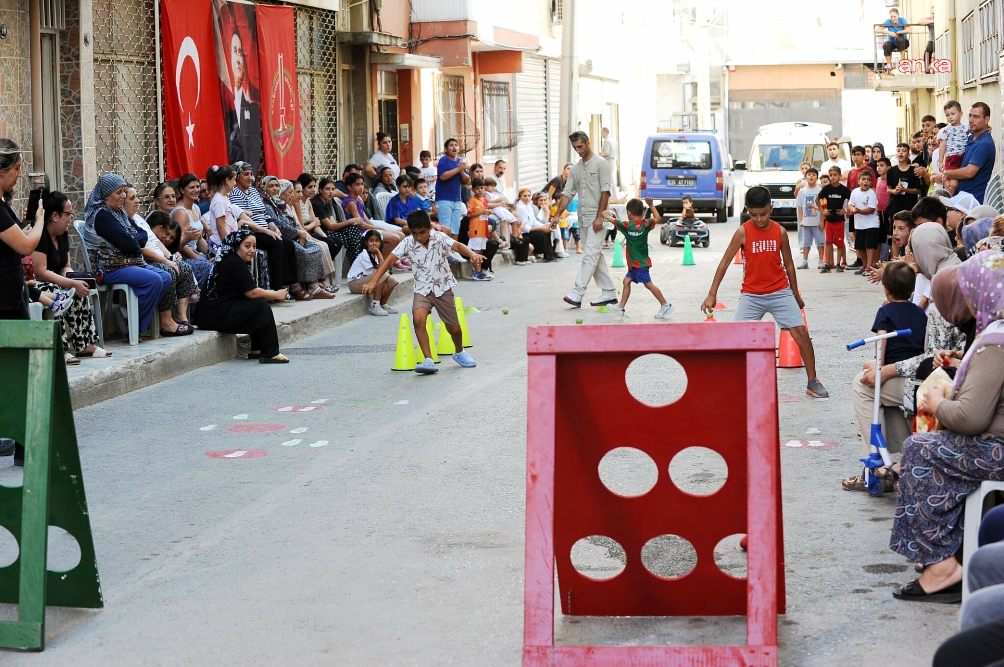 Karşıyaka'daki "Sokak Senin Mahalle Olimpiyatları"nda finale doğru