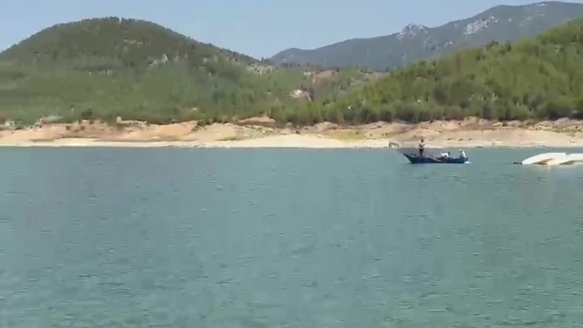 Burdur’da yangın söndürme uçağı kırıma uğradı: İki pilot kurtarıldı