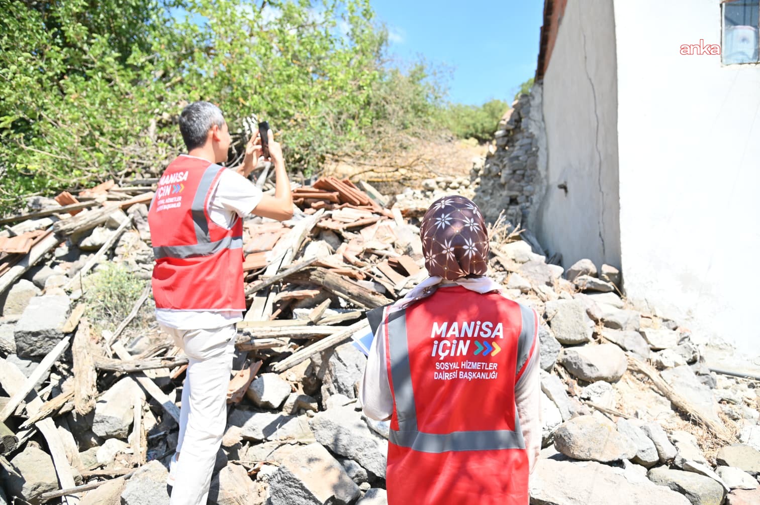 Manisa Büyükşehir Belediyesi'nden Sındırgı depremi sonrası Kırkağaç’a destek
