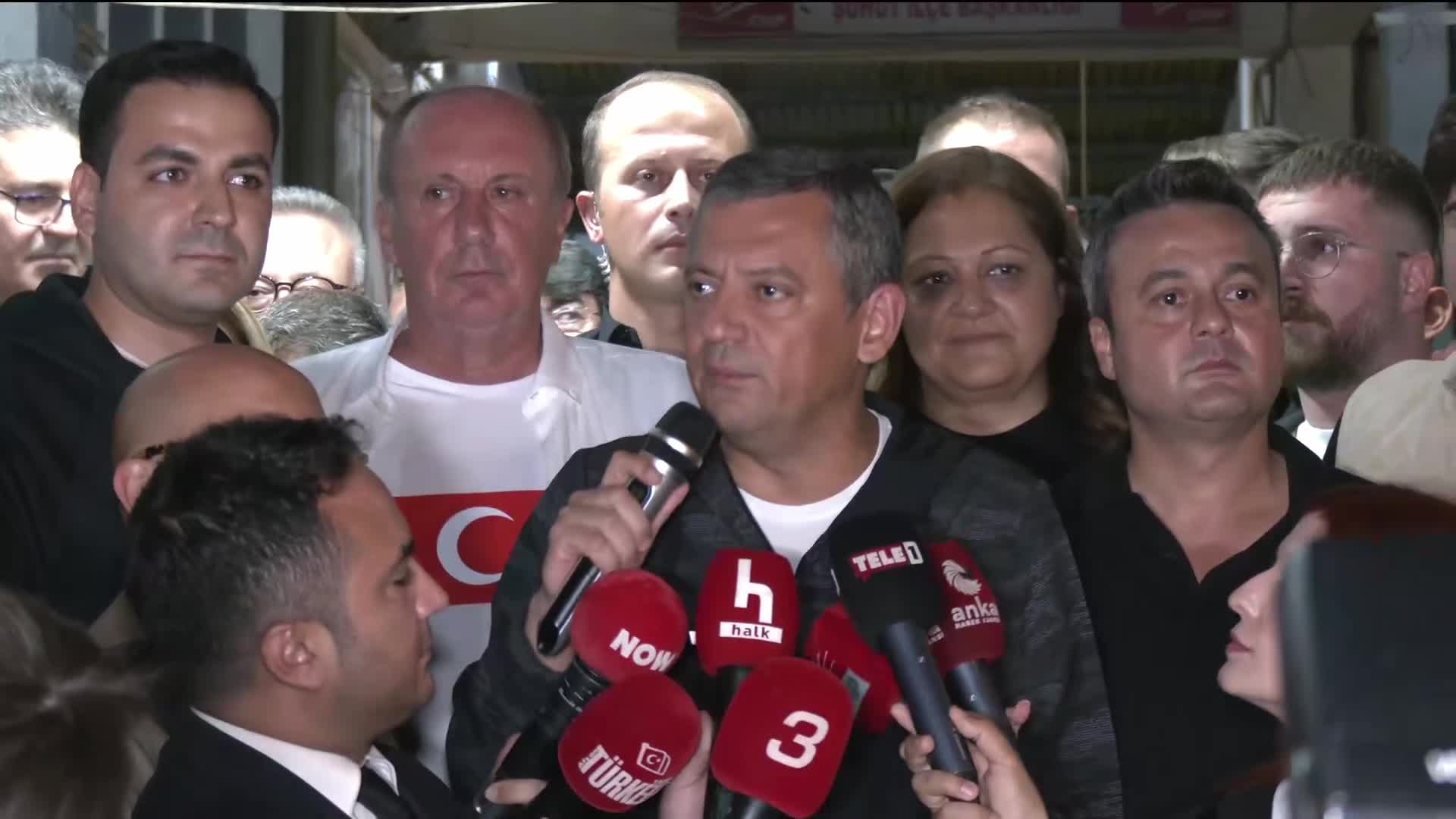 Özgür Özel: "Hep beraber bu ülkeyi bir kez daha kurtarmak için yol yürüyoruz"