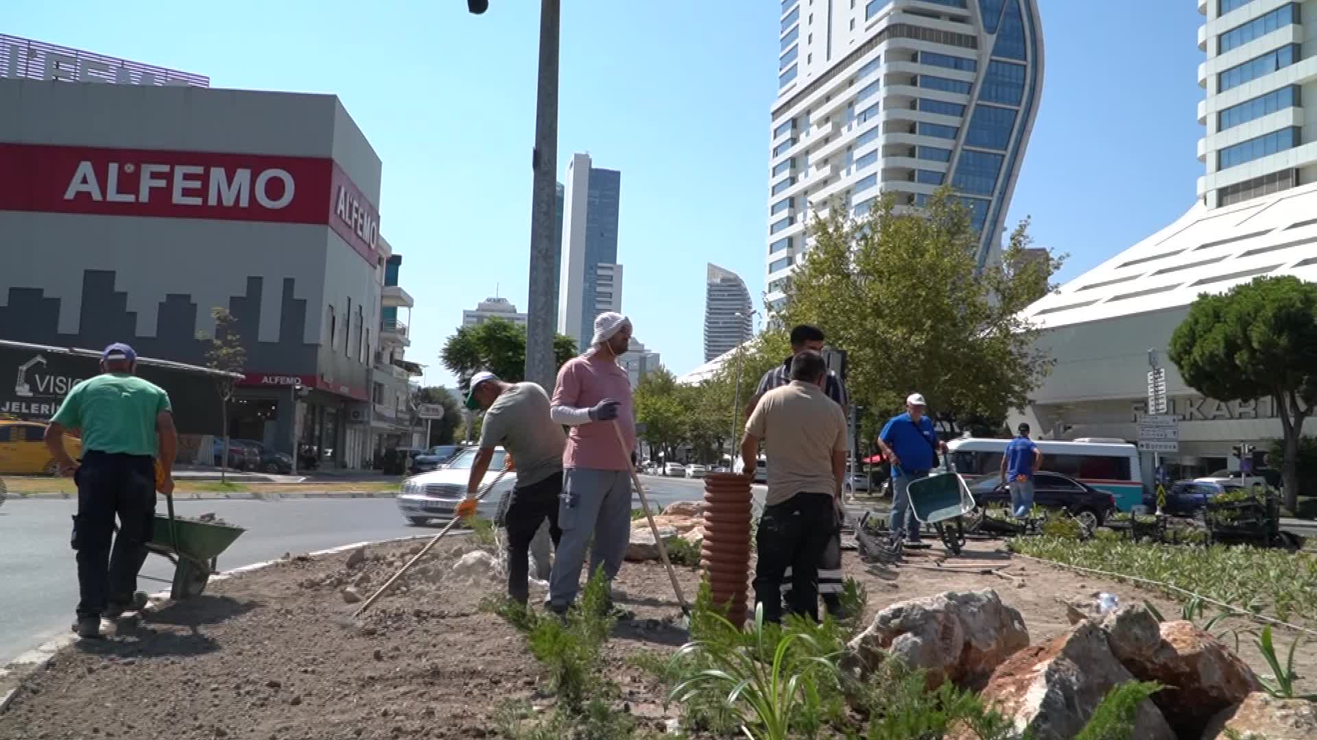 İzmir'de kavşaklara estetik ve sürdürülebilir dokunuş