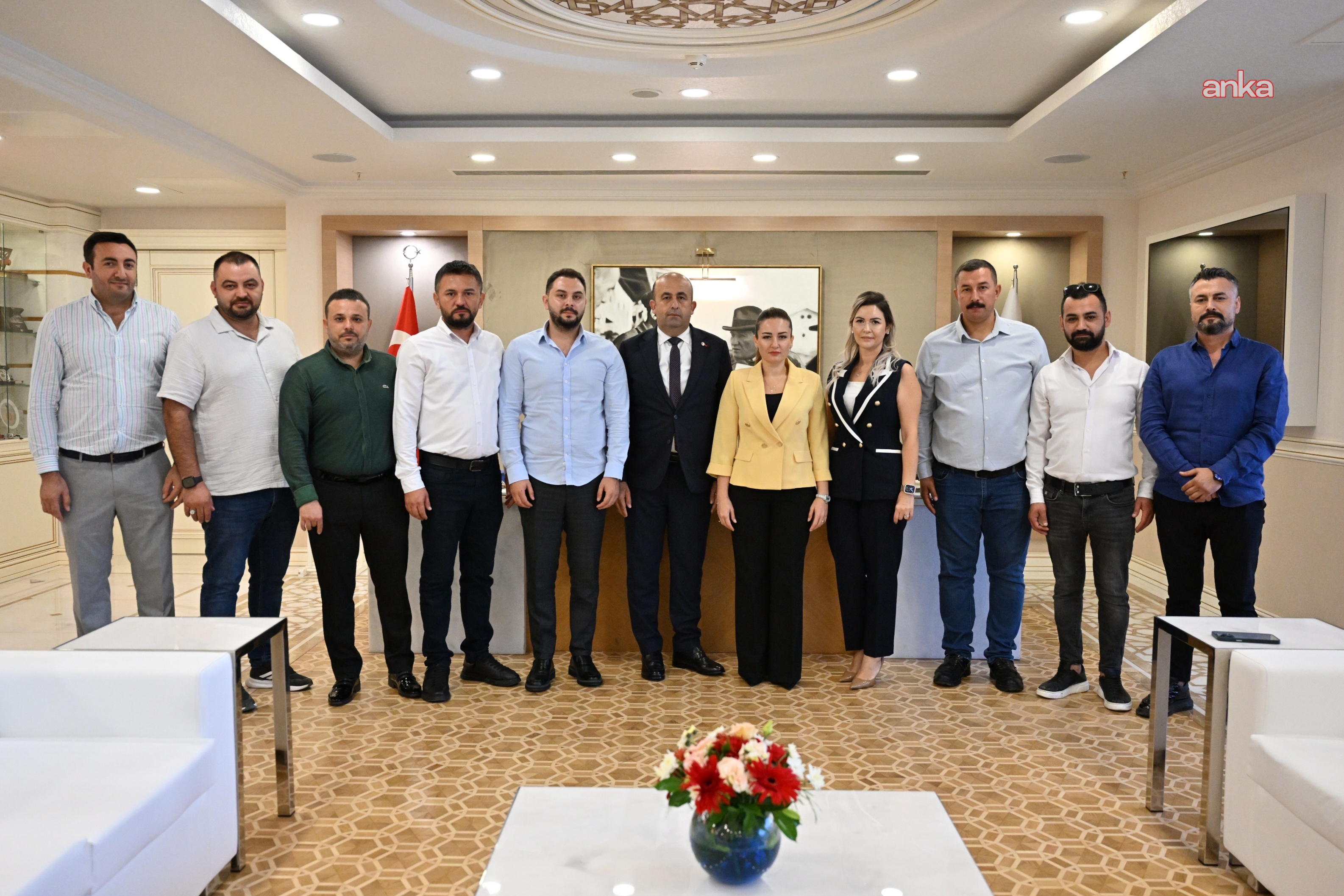 Antalya Büyükşehir Belediyesi Başkan Vekili Özdemir, STK ve muhtar temsilcilerini ağırladı