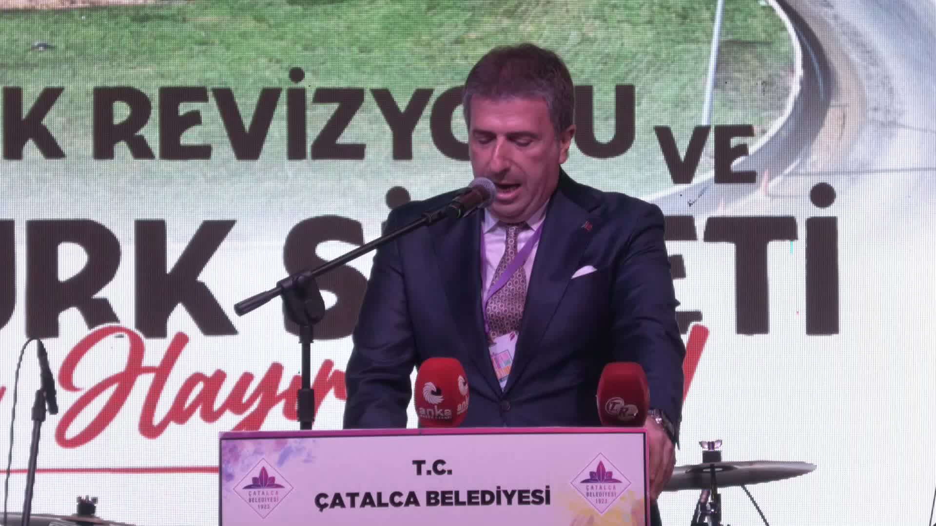 Çatalca 24’üncü Erguvan Kültür ve Sanat Festivali’nde Atatürk Silüeti açıldı, Malazgirt Zaferi anıldı
