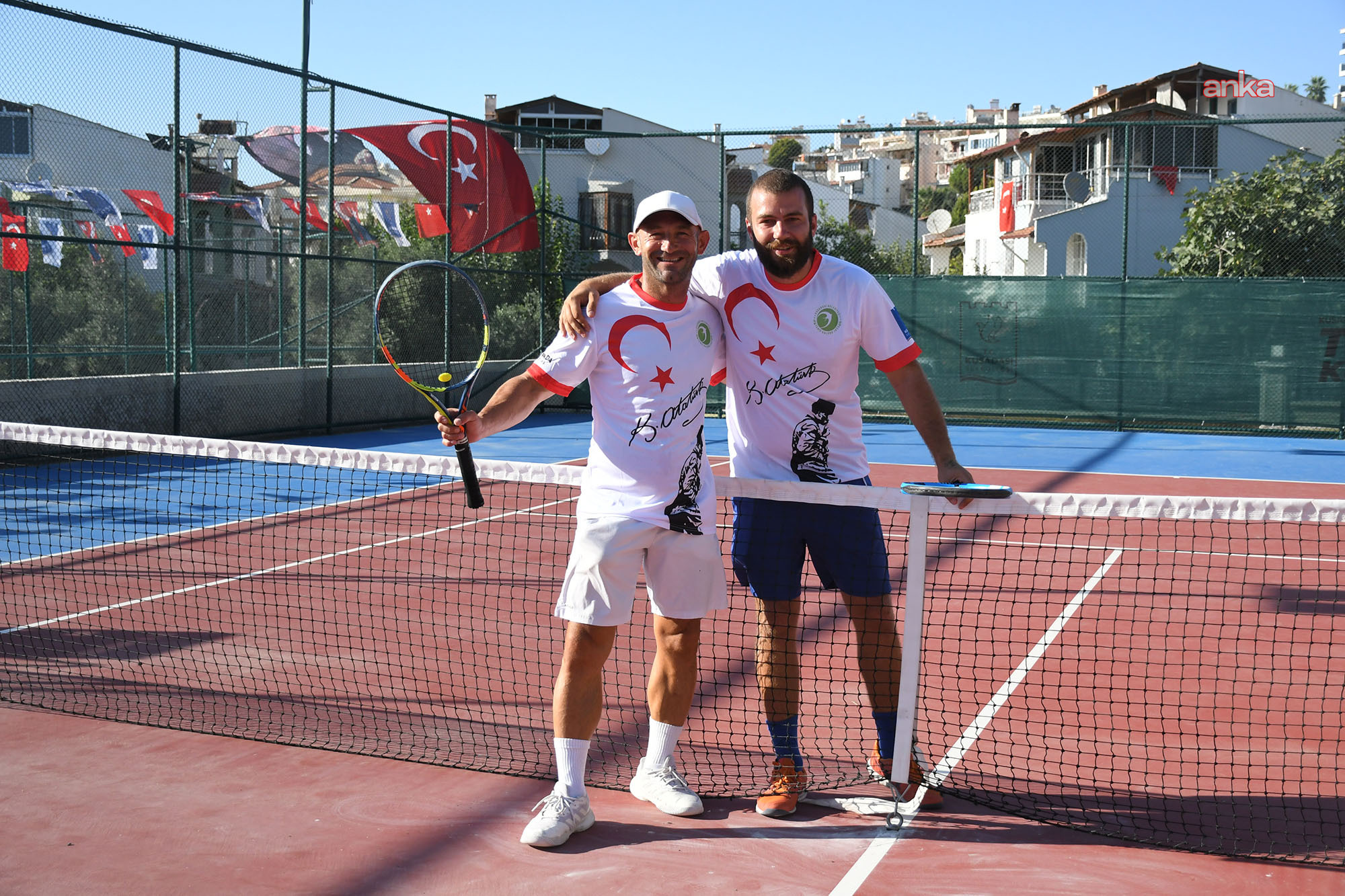 Kuşadası'nda Zafer Bayramı, tenis turnuvasıyla kutlanıyor