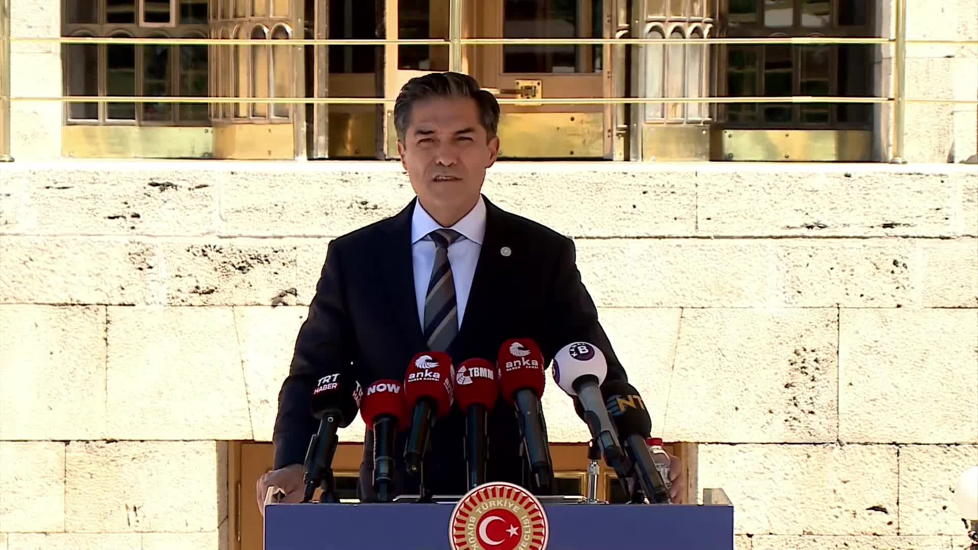 Buğra Kavuncu'dan memur zammı tepkisi: "Adeta bir büyük hayal kırıklığı olmuş, dağ fare doğurmuştur"
