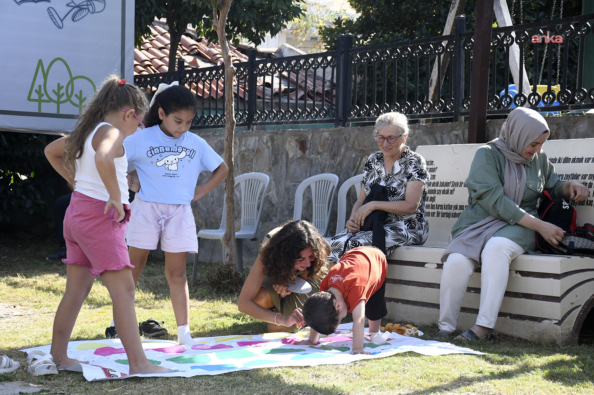 Kuşadası Belediyesi'nden miniklere "Çocuk Şenliği"