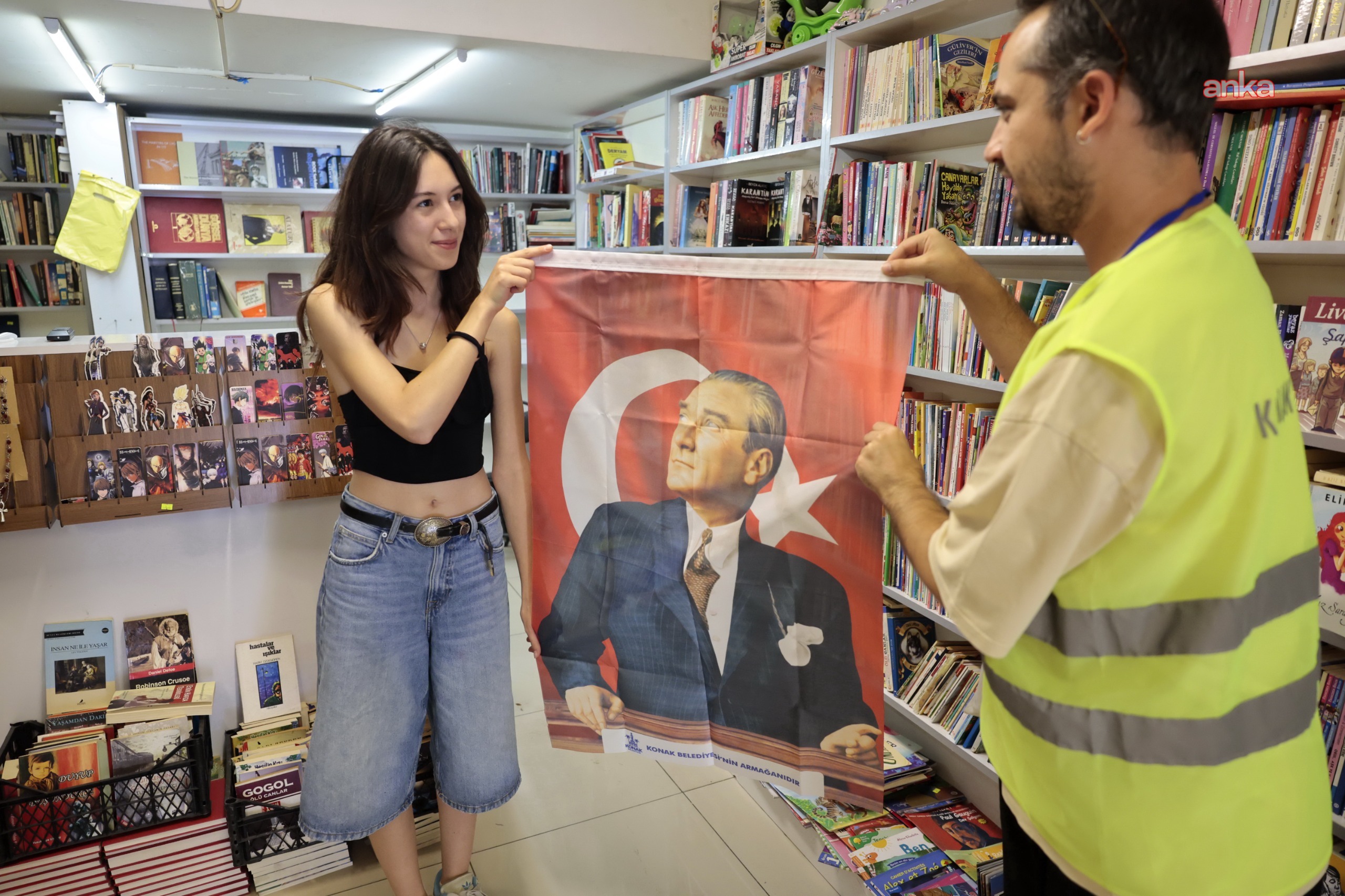 Konak Belediyesi’nden esnafa 30 Ağustos hediyesi