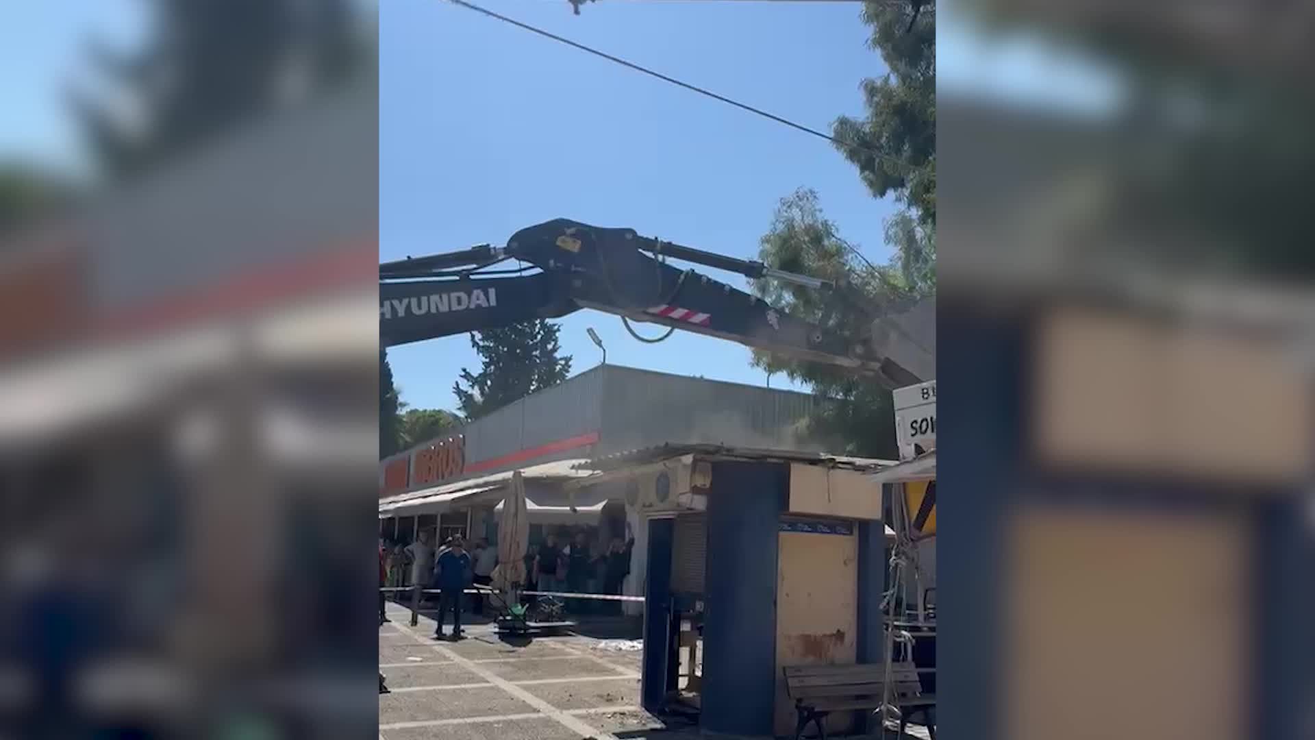 İzmir Büyükşehir Belediyesi, işgalci durumundaki işletmelerin tahliyesine başladı