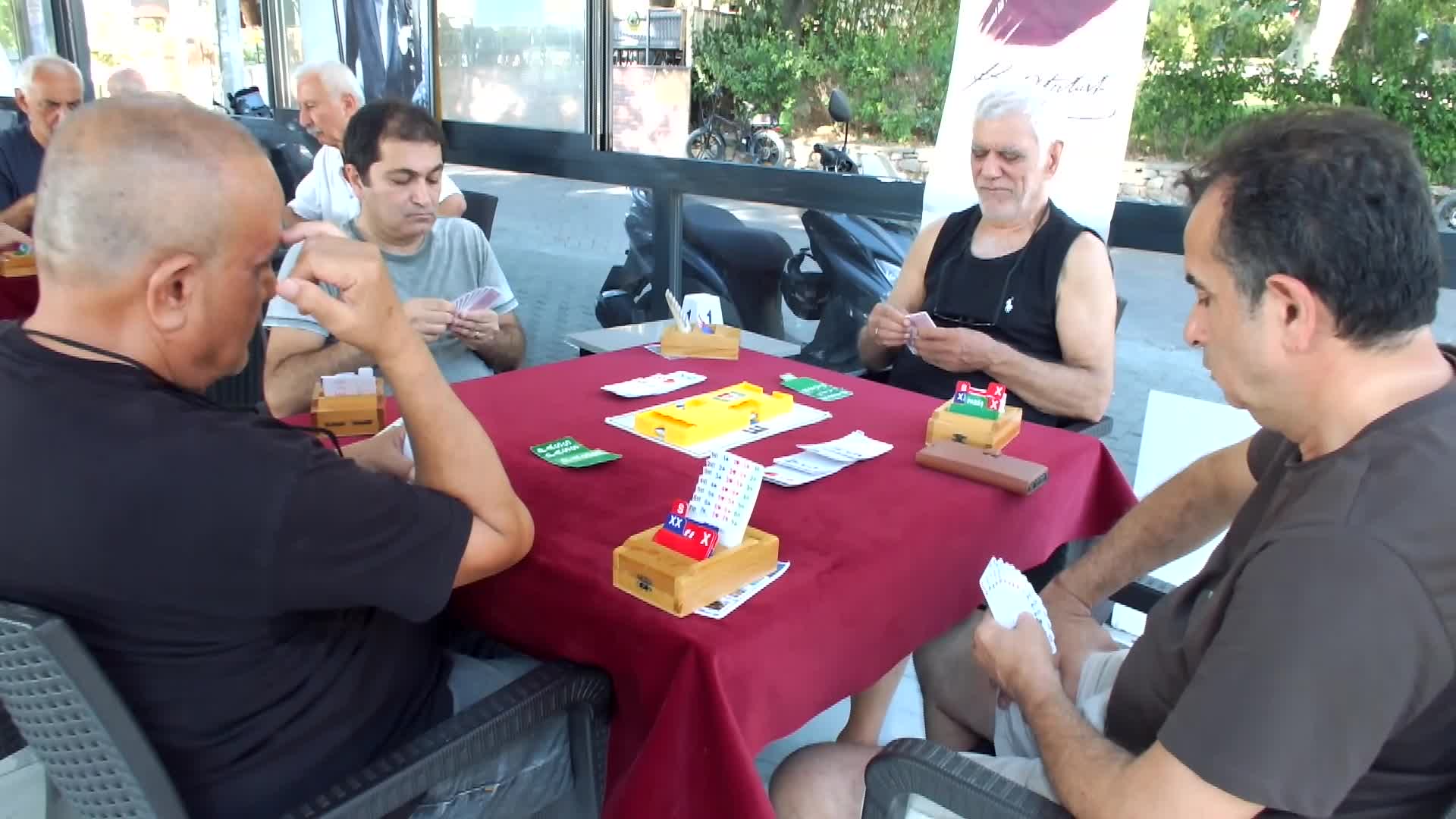 Burhaniye Briç Festivali'nde 120 sporcu heyecan dolu anlar yaşadı