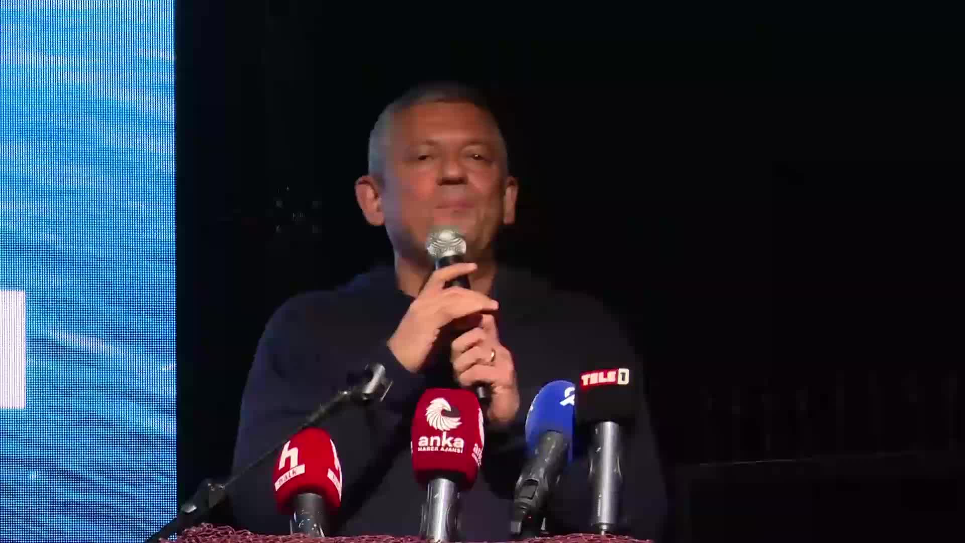Özgür Özel, Sinop'ta balıkçılık sezonunun açılışında konuştu: "Bu açılışla birlikte mevcut sorunların üzerine kararlılıkla hep beraber gidelim, gerekli görüşmeleri yapalım, gerekirse eylem yapalım"