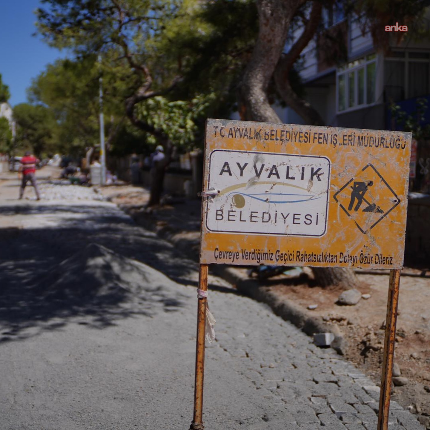 Ayvalık Belediyesi’nden 150 Evler Mahallesi’nde yol onarım seferberliği