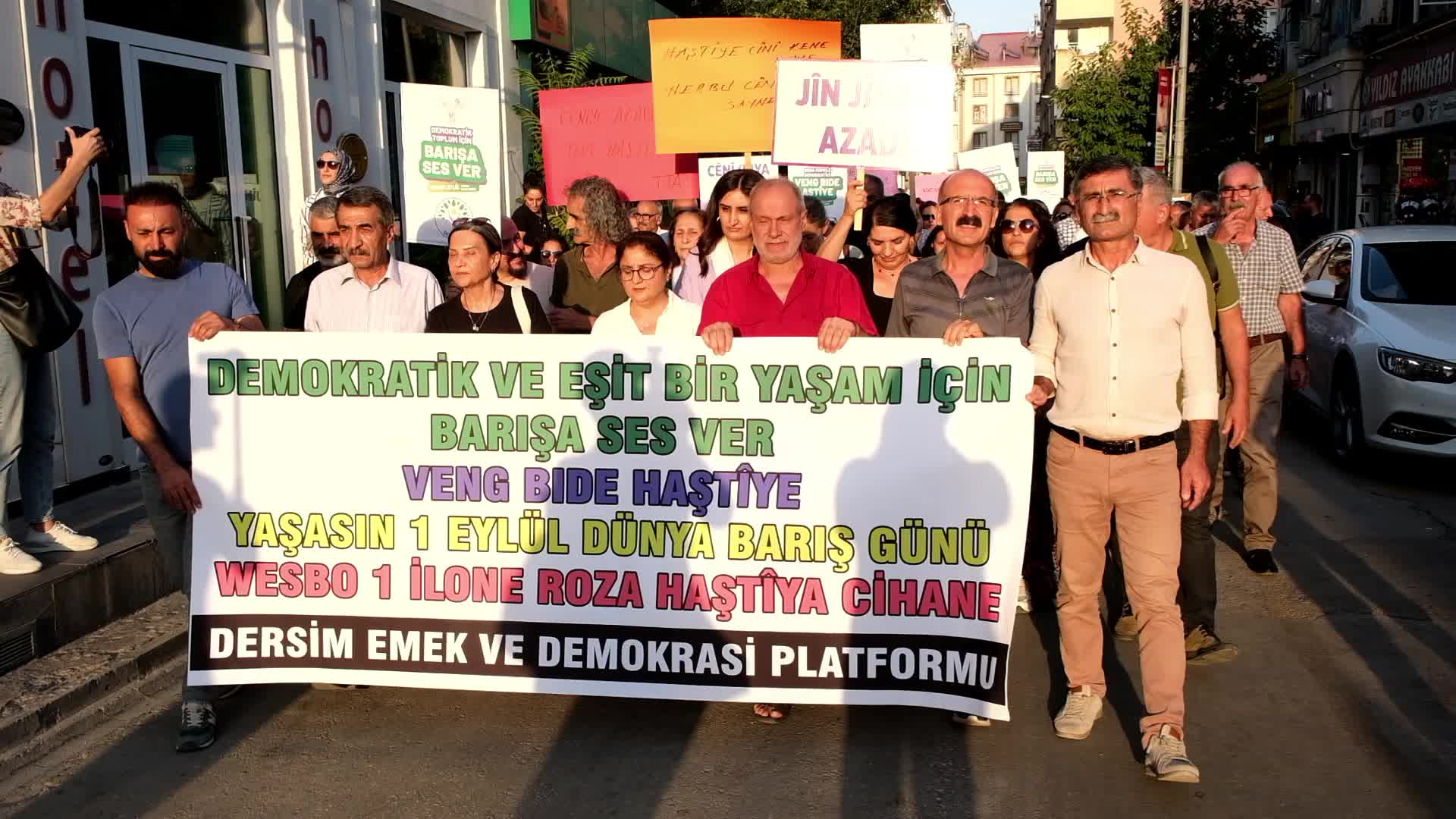 Tunceli’de STK’lardan 1 Eylül Dünya Barış Günü mesajı: Toplumsal barışı sağlamak zor olsa da bizler asla yılmayacağız