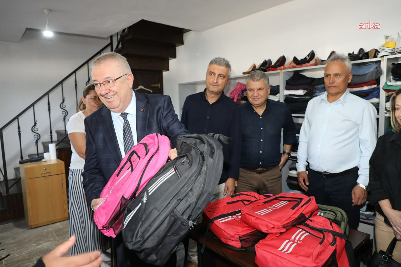 Edremit Belediyesi’nden 400 öğrenciye kırtasiye desteği