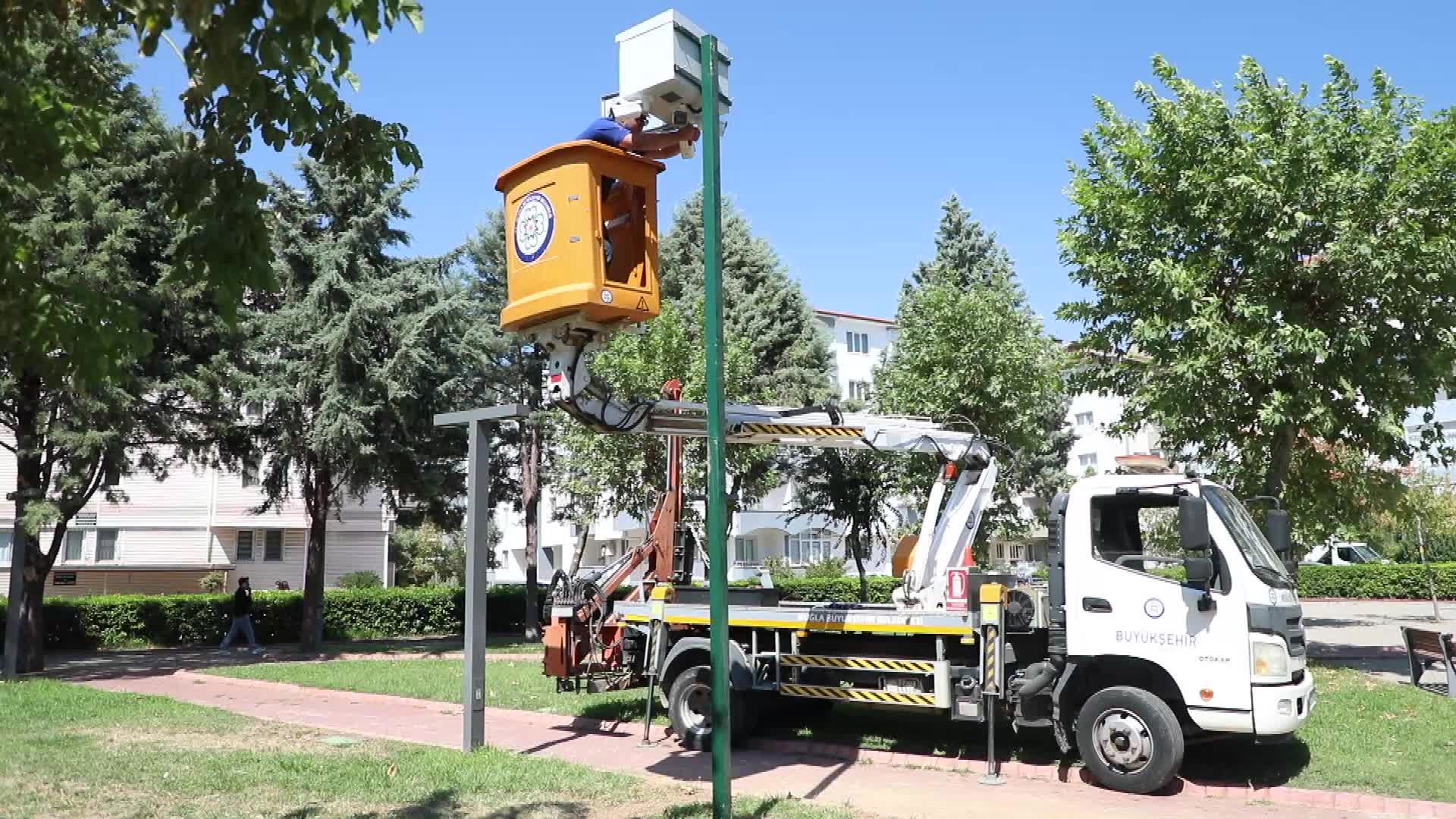 Muğla Büyükşehir Belediyesi'nden parklara kameralı güvenlik ve ücretsiz Wi-Fi