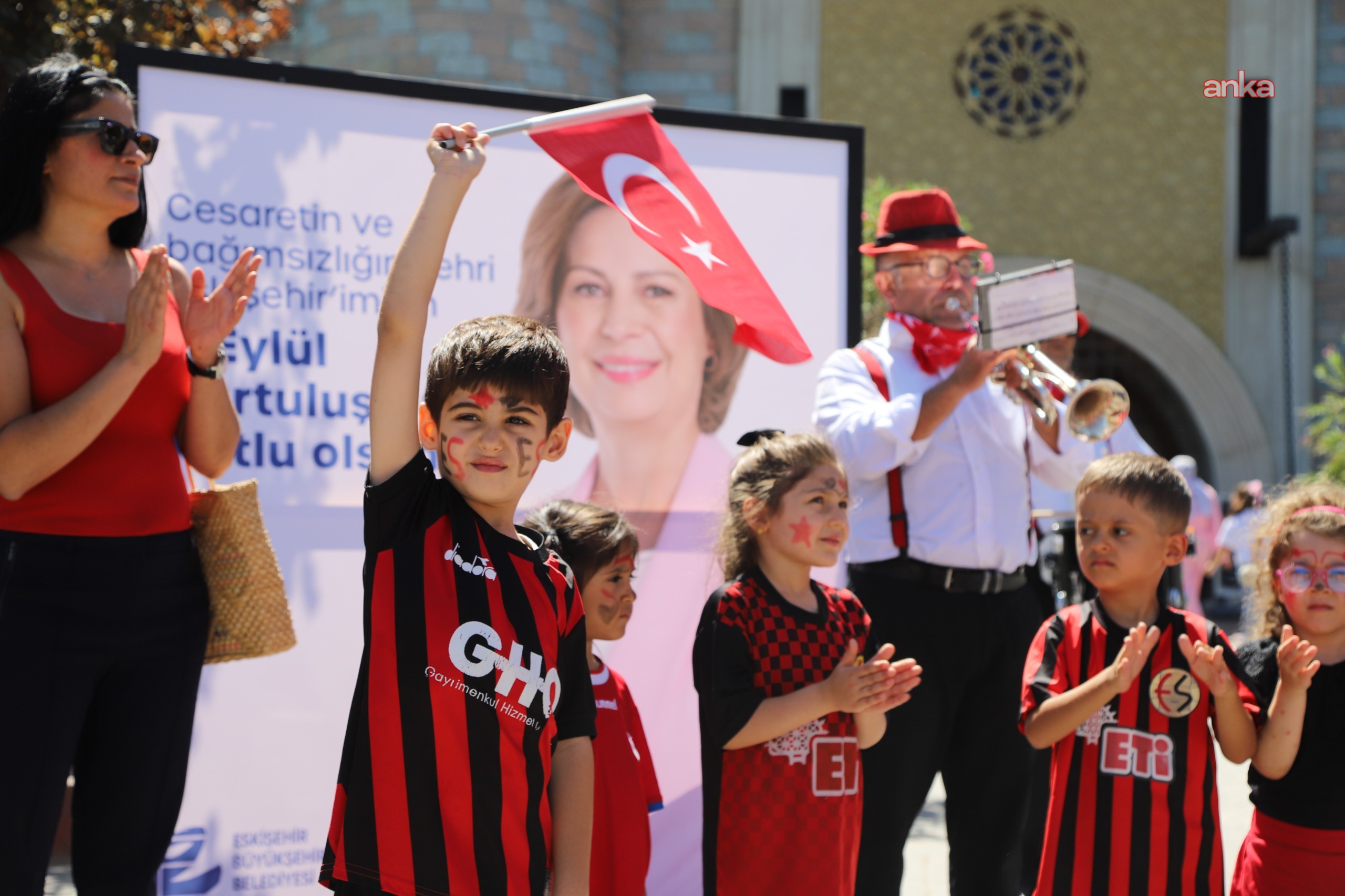 Eskişehir’in kurtuluşunun 103. yılı coşkusu, bando gösterileriyle taçlandı