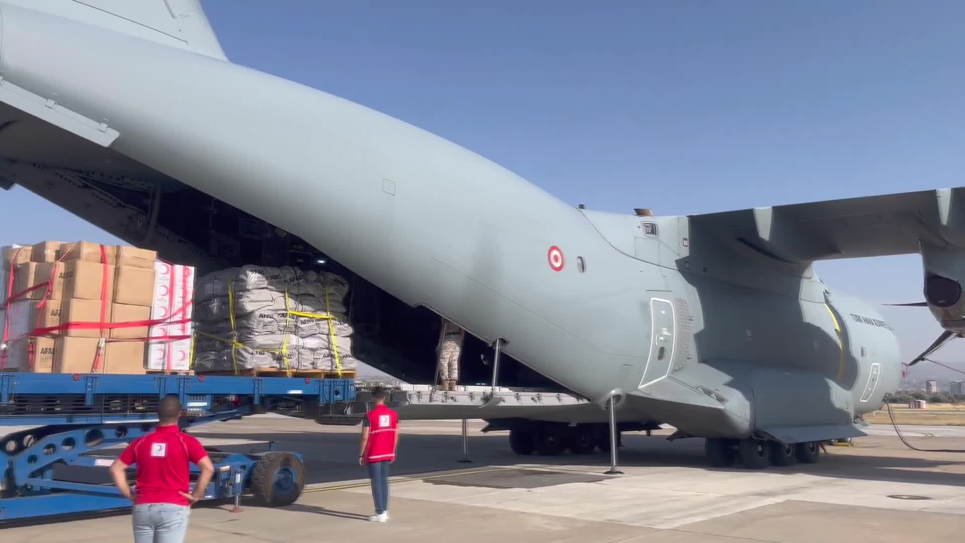 Milli Savunma Bakanlığı: İnsani yardım malzemelerini Afganistan'a ulaştırmak üzere A400M uçağı yola çıktı