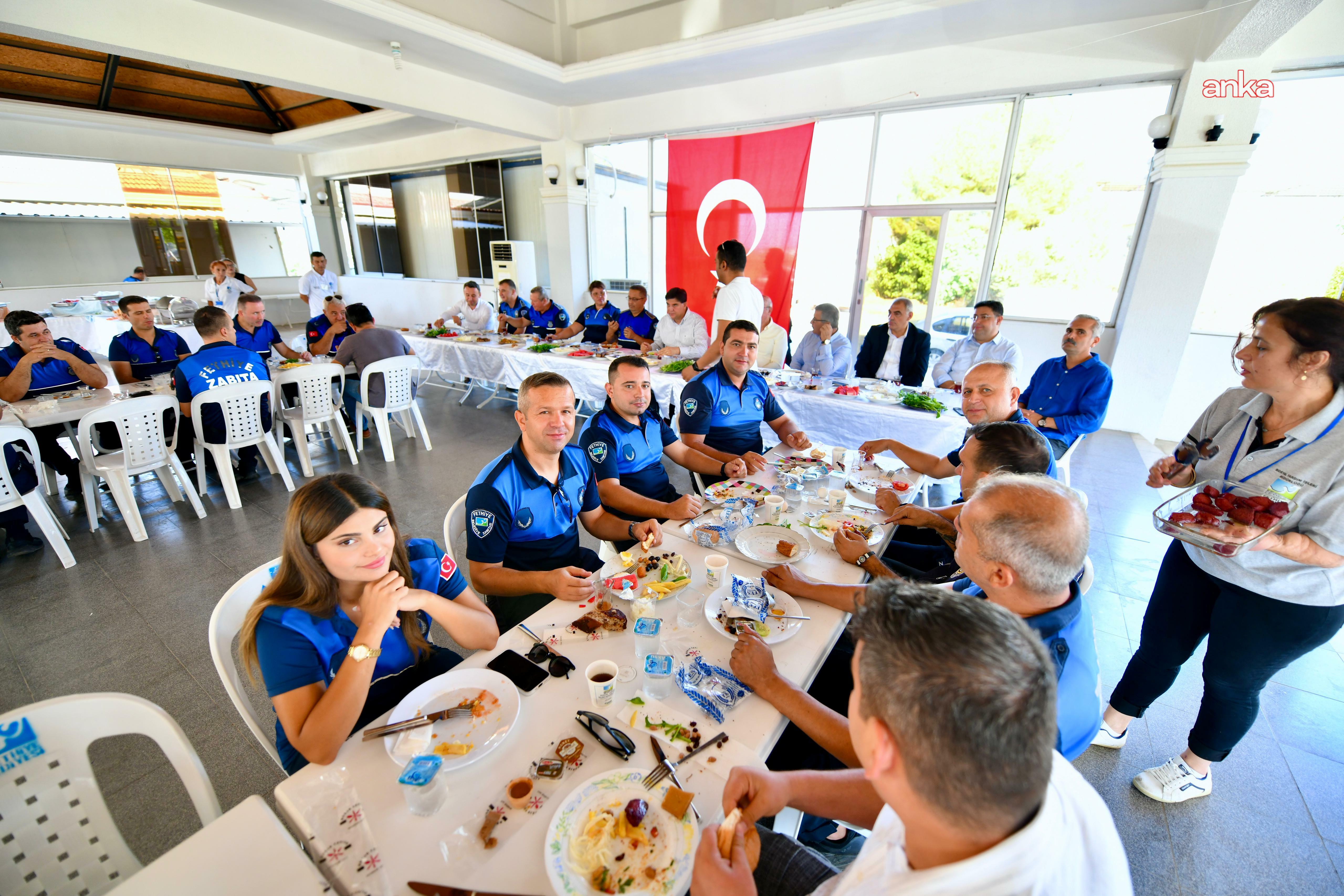 Fethiye Belediye Başkanı Karaca, zabıta personeli ile kahvaltıda bir araya geldi