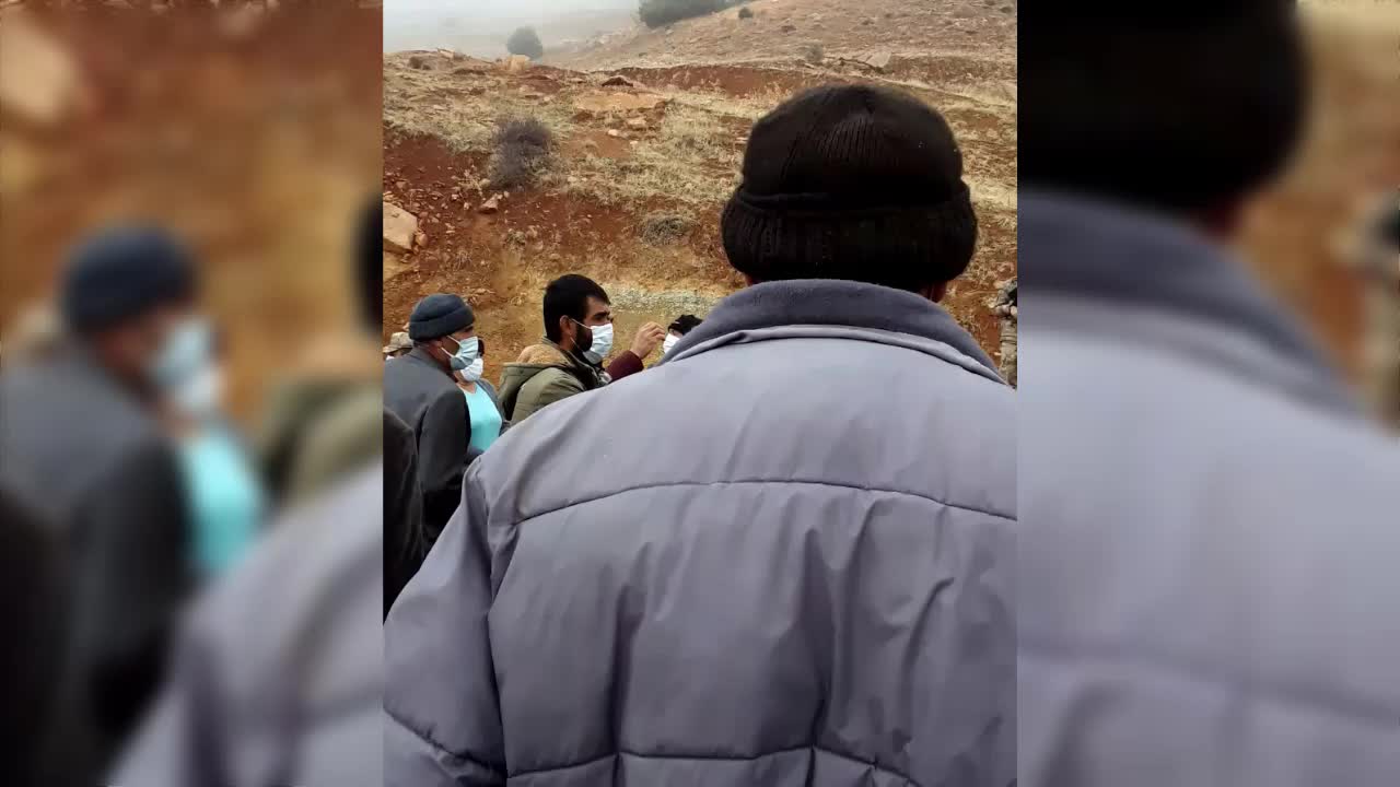 ÇEMİŞGEZEKLİLER "MADEN ARAMA İÇİN GELDİLER" DİYEREK İŞ MAKİNALARINA İZİN VERMEDİ