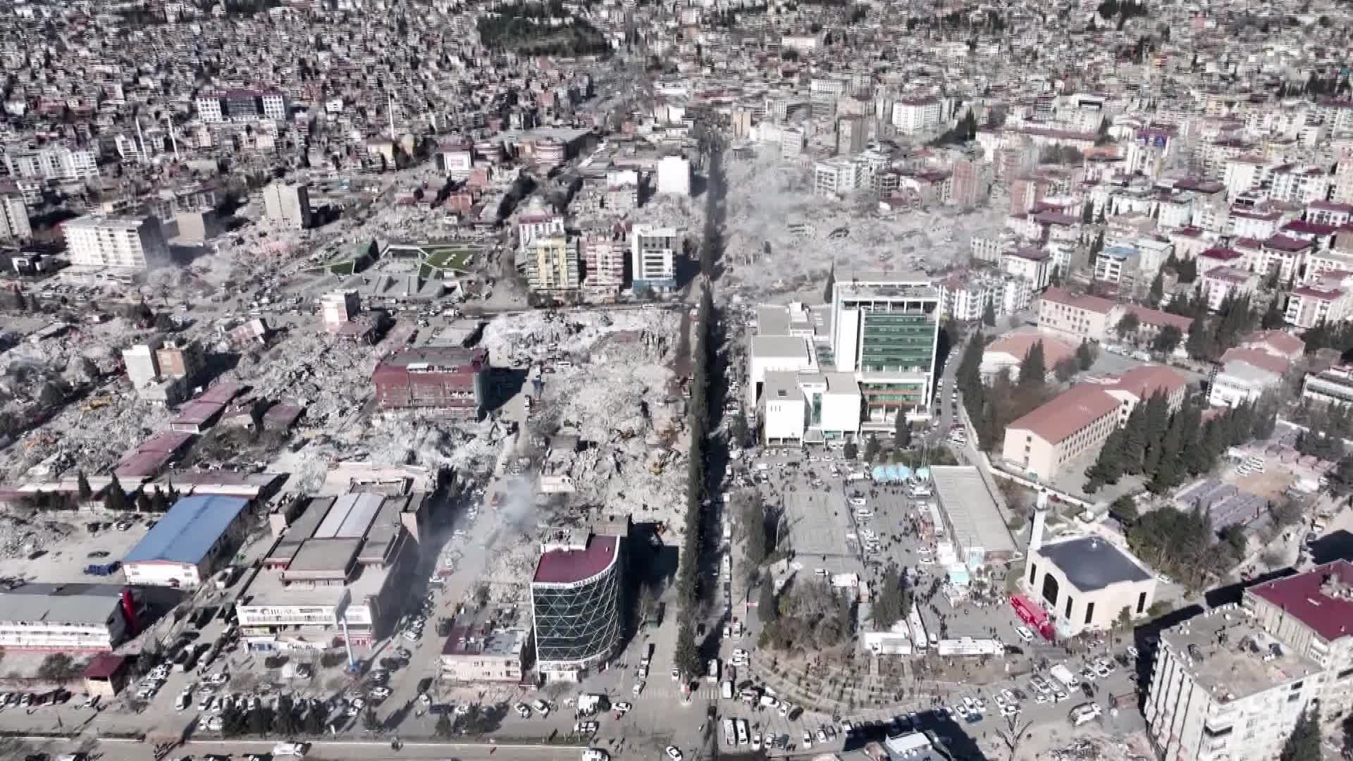 Depremde yıkılan Hacı Ömer Apartmanı davasında belediye başkan yardımcısı dahil 10 kişi yargılanacak