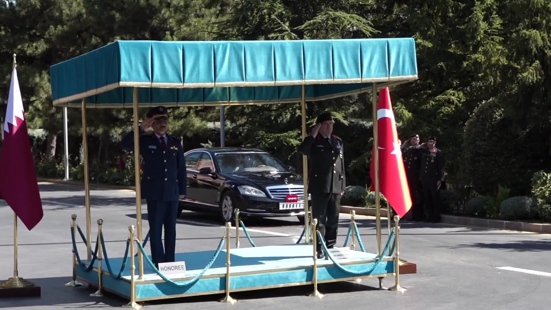 Genelkurmay Başkanı Orgeneral Bayraktaroğlu, Katar Genelkurmay Başkanı Korgeneral Mannai ile görüştü