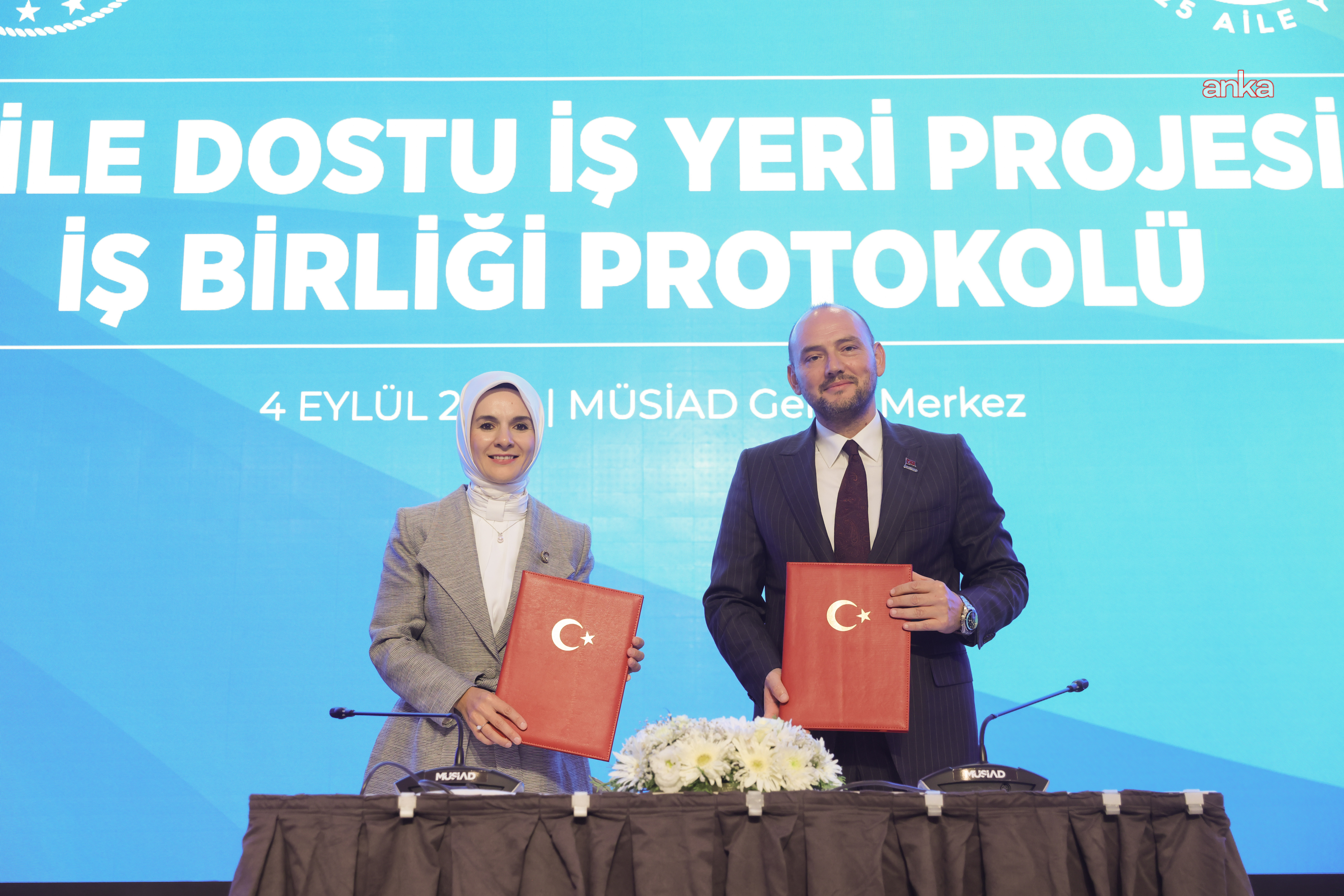 Aile ve Sosyal Hizmetler Bakanlığı ile MÜSİAD arasında protokol : Evlenecek ve çocuk sahibi olacak çalışanlara maddi destek sağlanacak