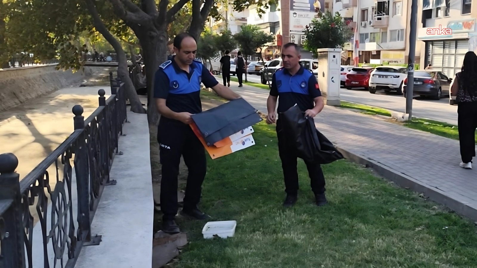 Gemlik Belediyesi'nden izinsiz afiş asan firmaya ceza