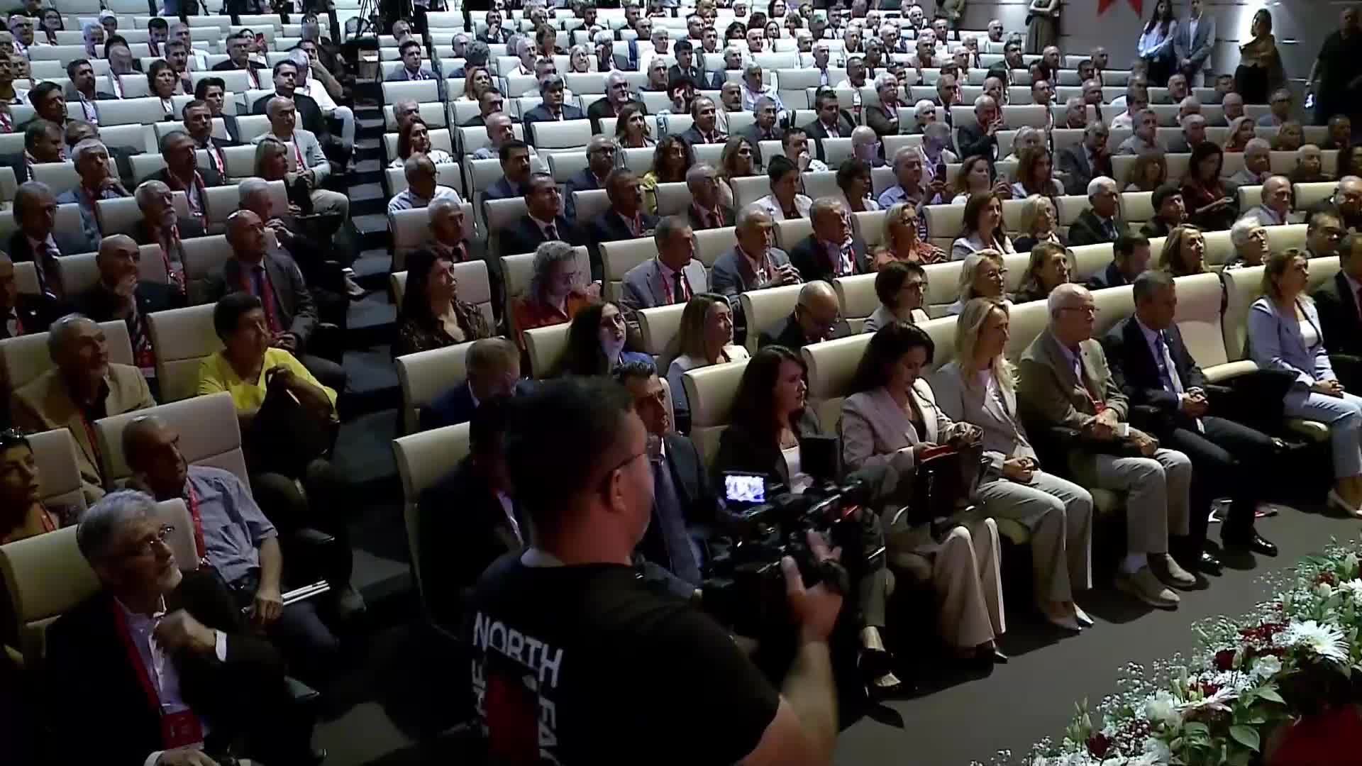 CHP'nin Program Çalıştayı... İmamoğlu: Bizler gövdemizi taşın altına koyarken her bir vatandaşımız da elini o taşın altına sokmalıdır