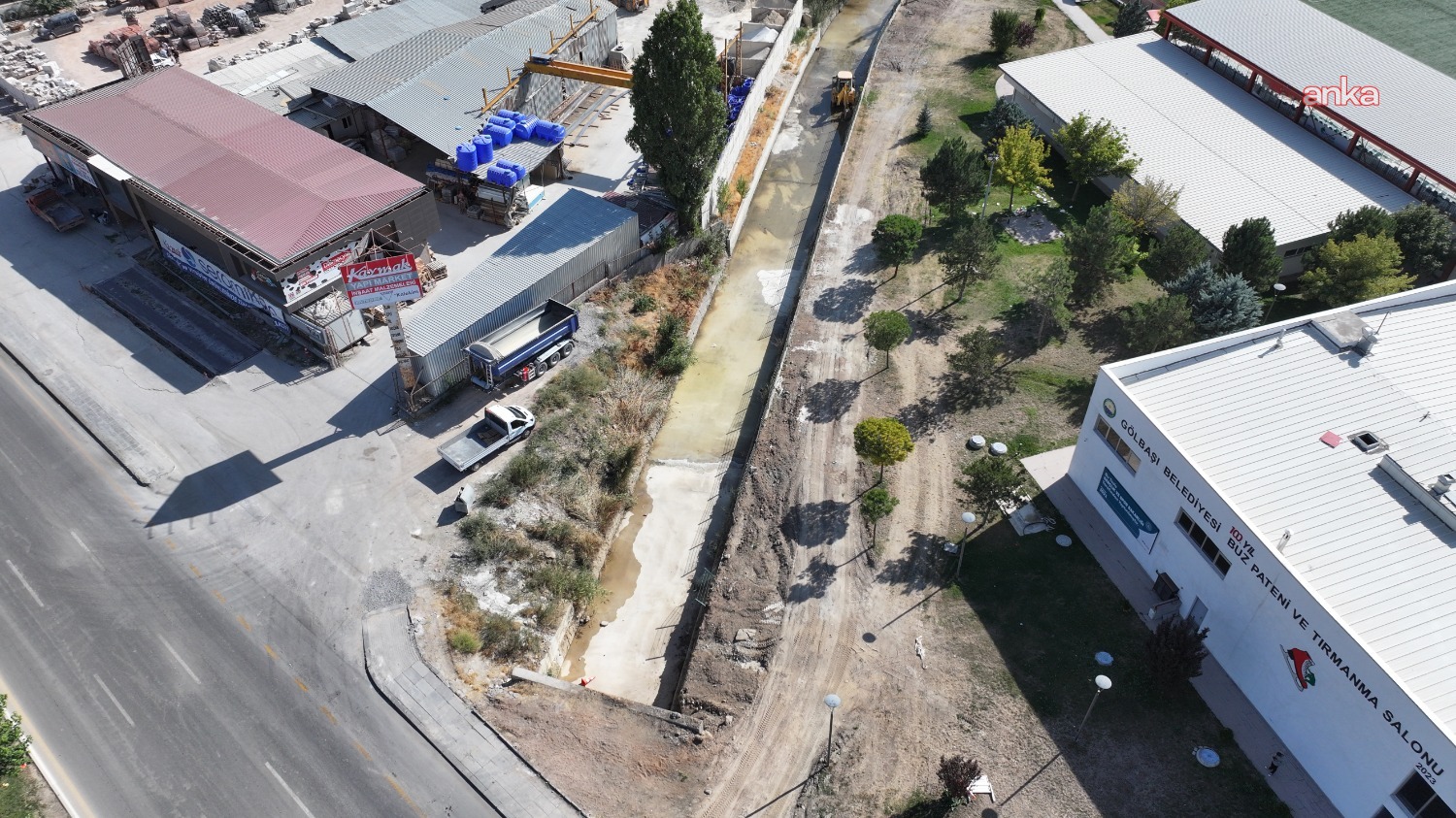 Mogan ve Eymir Gölleri'ni bağlayan kanalda temizlik ve iyileştirme çalışması