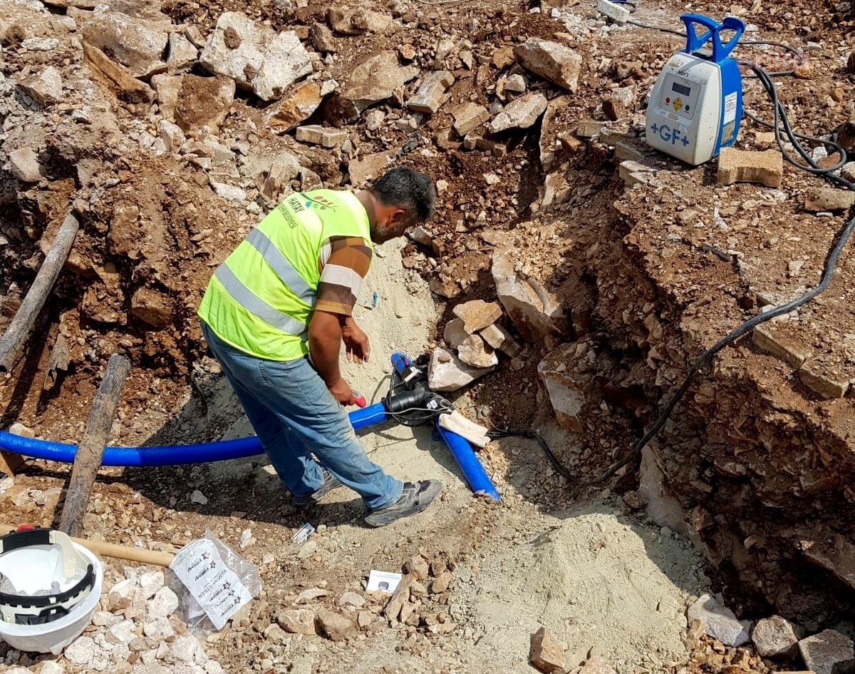 HATSU, HATAY'IN EN UÇ NOKTASINDAKİ DENİZGÖREN'İ SUYA KAVUŞTURDU