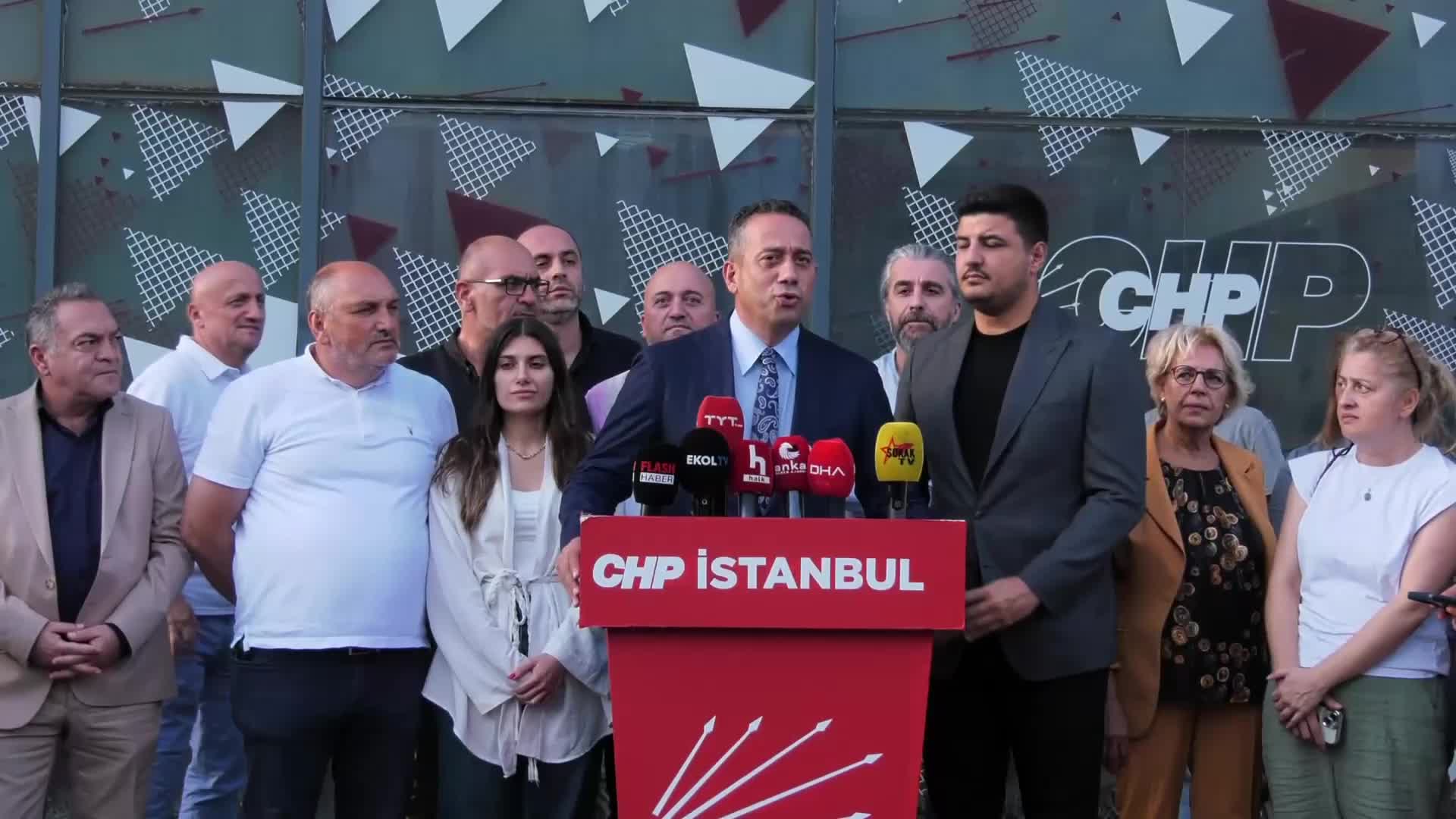 CHP'li Başarır: Müjdat Gürbüz partisi için, geleceği için hiçbir baskı altında olmadan kayyum heyetinden çekildiğini açıkladı