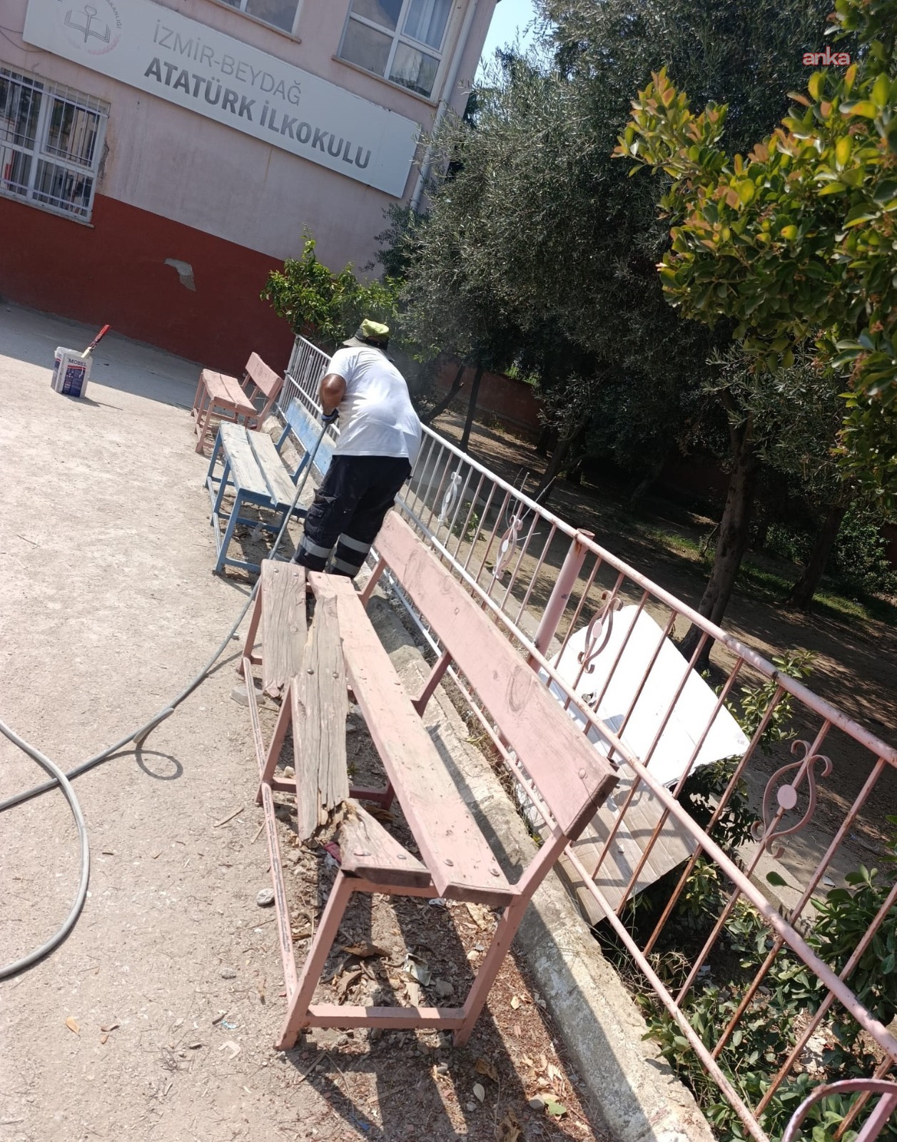 İzmir Büyükşehir Belediyesi yeni eğitim öğretim yılı öncesi okulları yeniledi