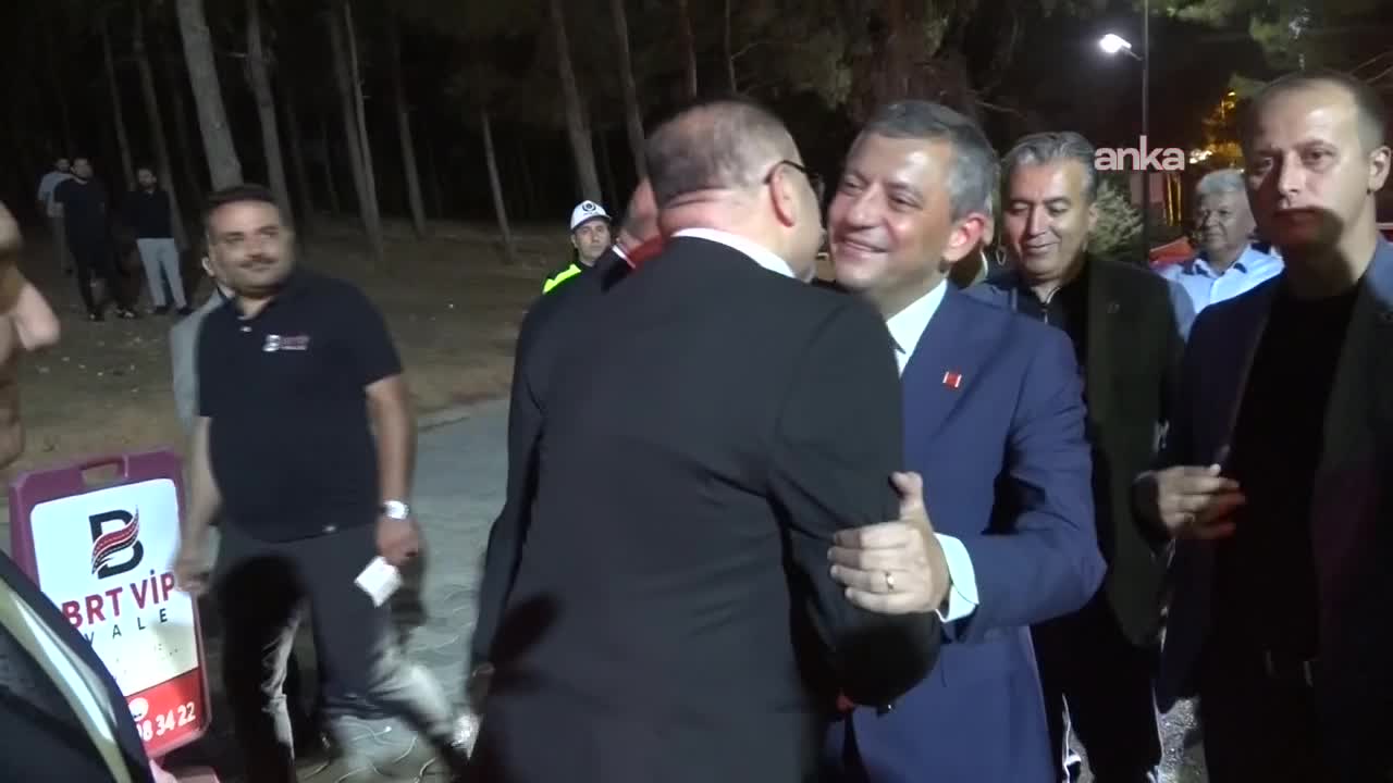 CHP Genel Başkanı Özgür Özel, Asım Mert ve Fatma Deniz çiftinin nikah törenine katıldı