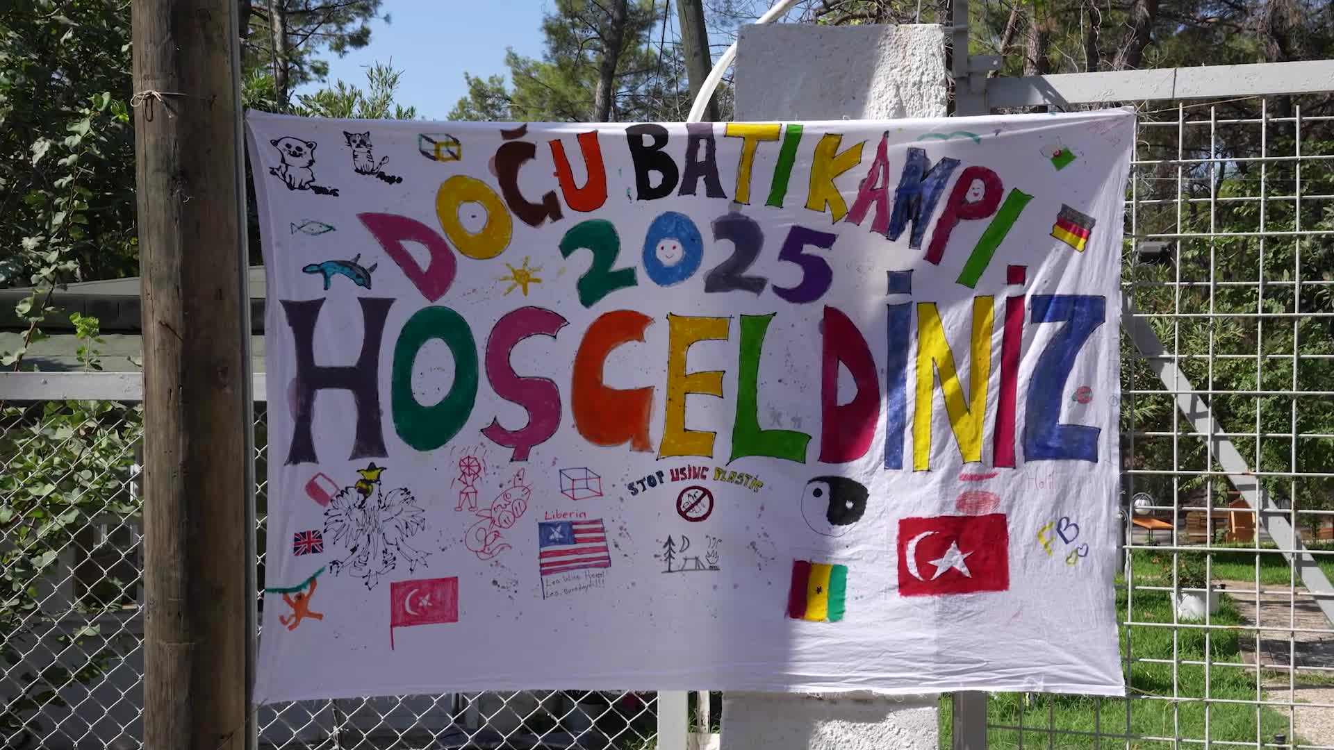 Antalya’da gençler, "Doğu-Batı Kampı"nda bir araya geldi