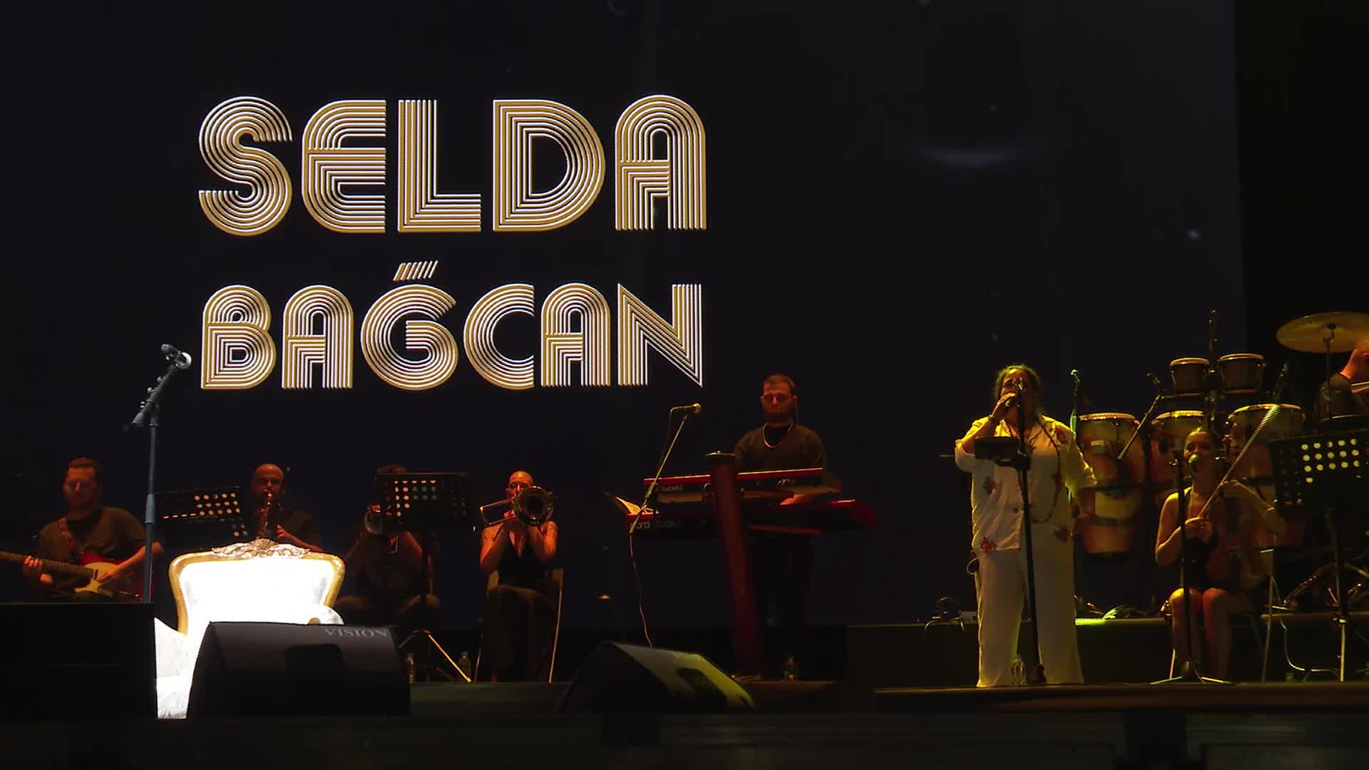 Çim Konserleri’nde Selda Bağcan rüzgarı esti