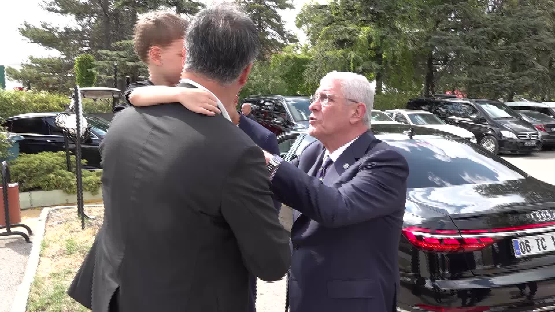 İYİ Parti Genel Başkanı Dervişoğlu, Mansur Yavaş'ın kıydığı nikahta şahitlik yaptı