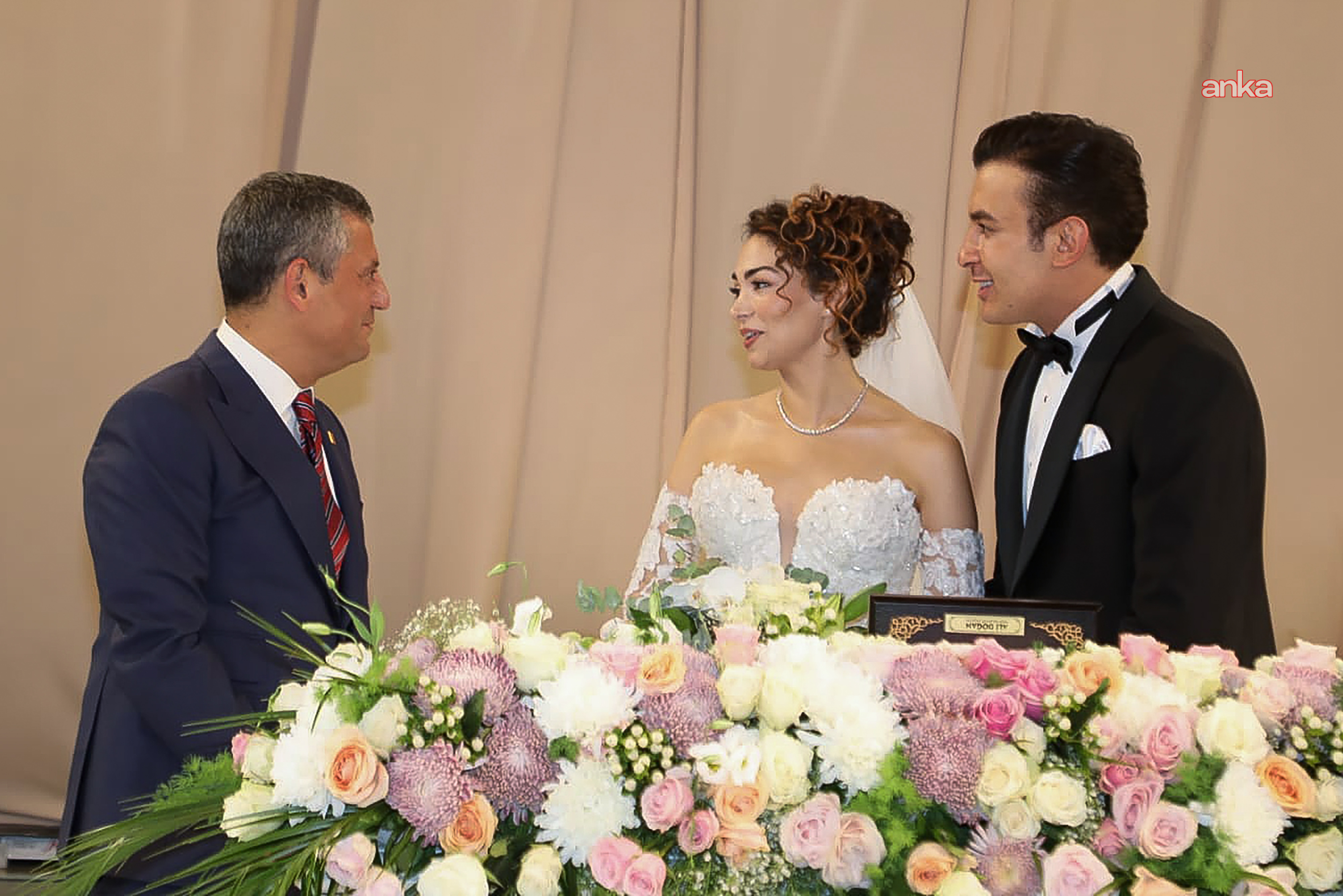 CHP Genel Başkanı Özel nikah şahidi oldu