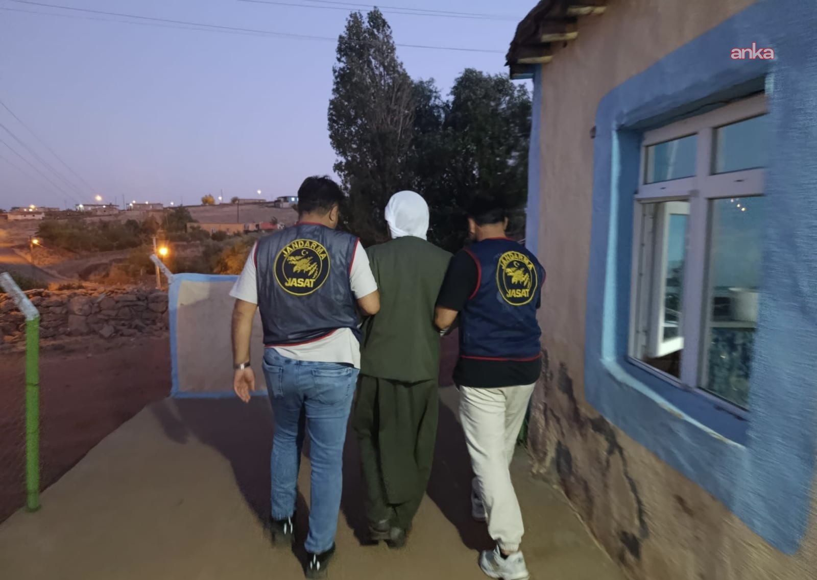 Diyarbakır’da çeşitli suçlardan aranan 63 firari yakalandı