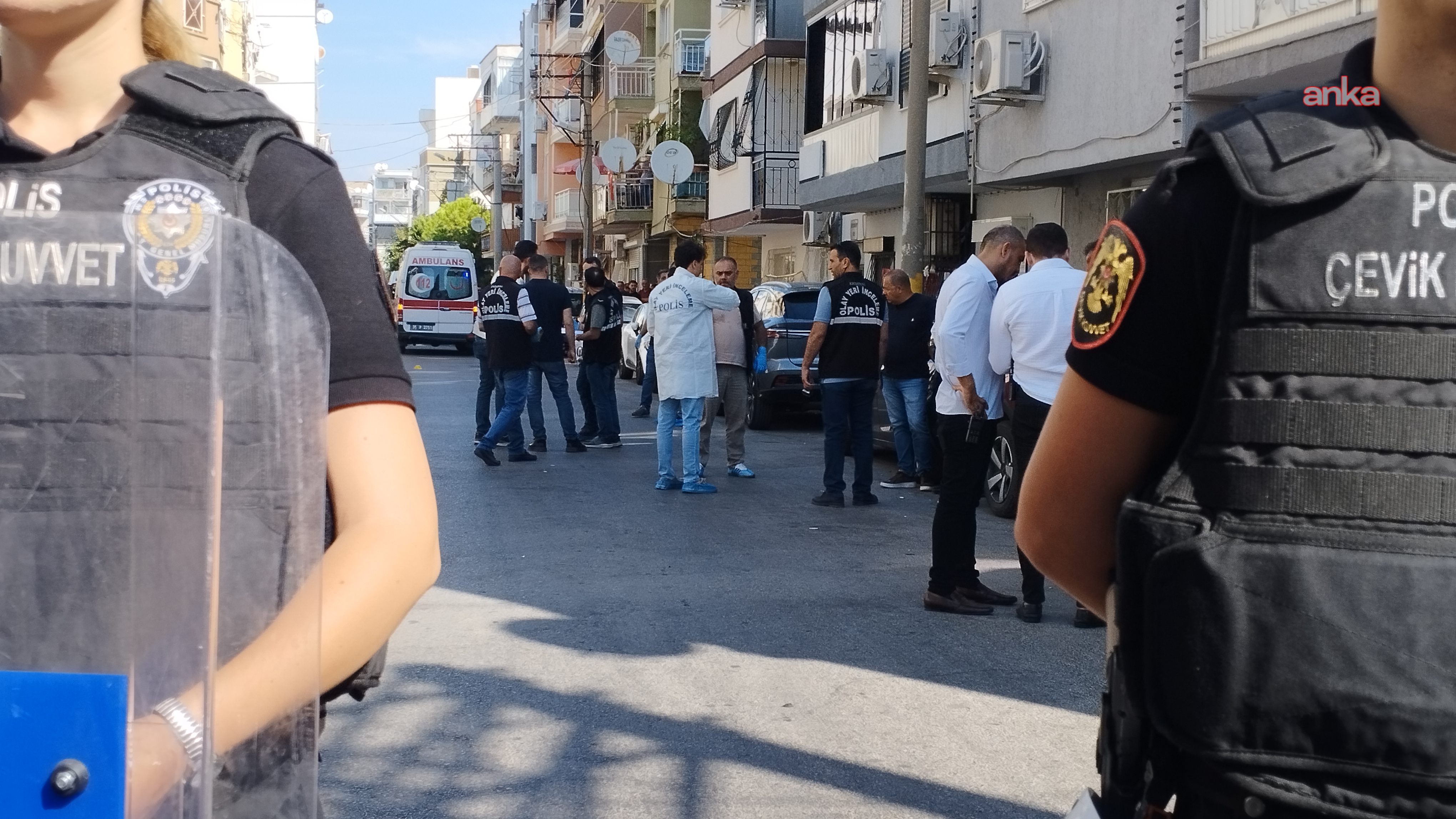 İzmir’de polis karakoluna yapılan silahlı saldırıya ilişkin yürütülen soruşturmada 5 kişi gözaltına alındı