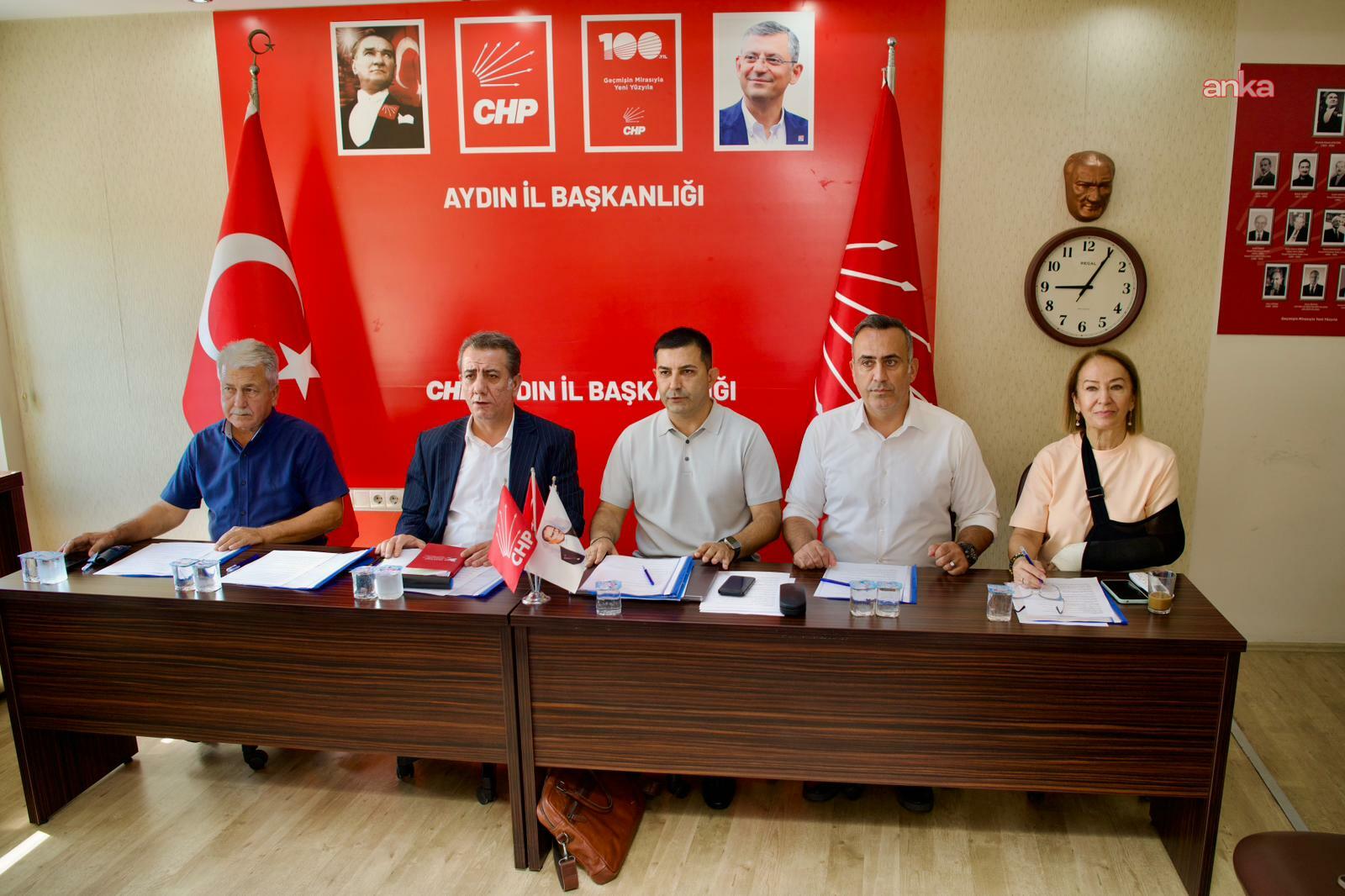 Kuşadası Belediye Başkanı Günel: "Halkın partisine, halkın iradesine pranga vuramazsınız"