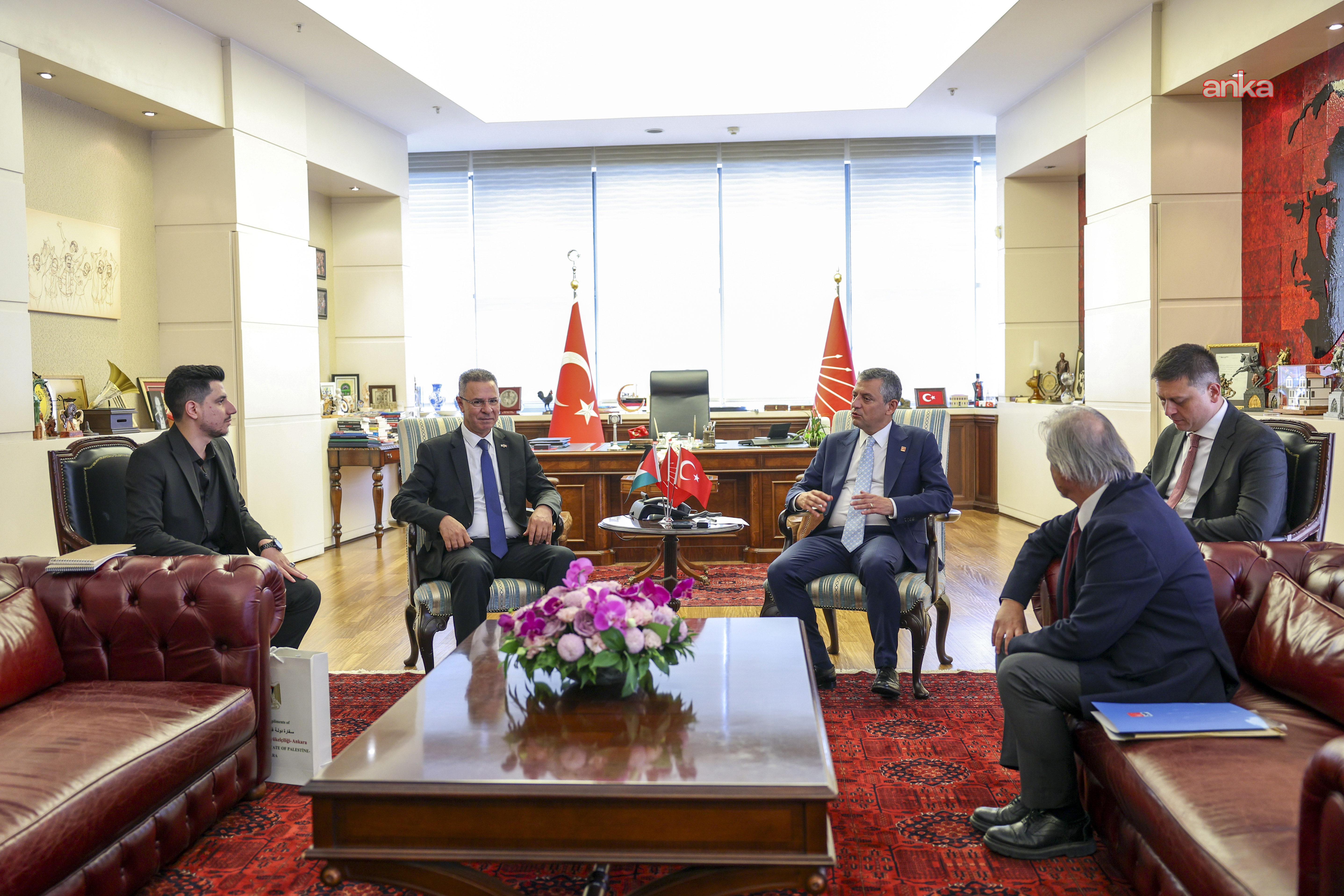 Özgür Özel, Filistin Büyükelçisi Faed Mustafa'yı kabul etti
