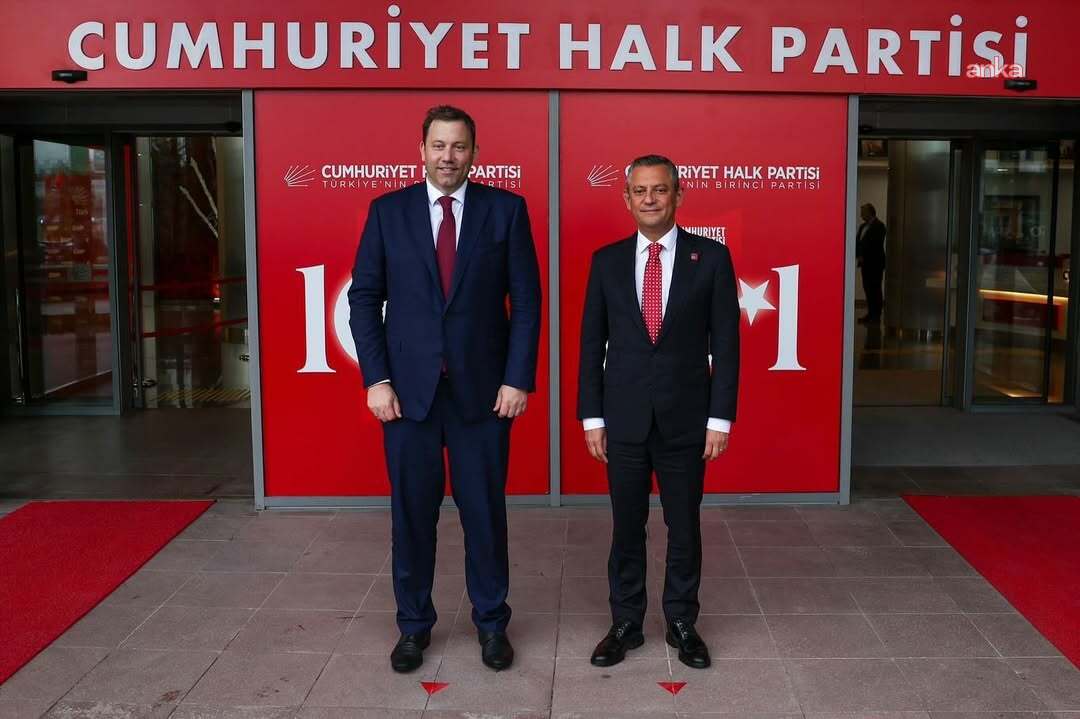 Almanya Şansölye Yardımcısı Klingbeil'den Özgür Özel'e dayanışma mesajı